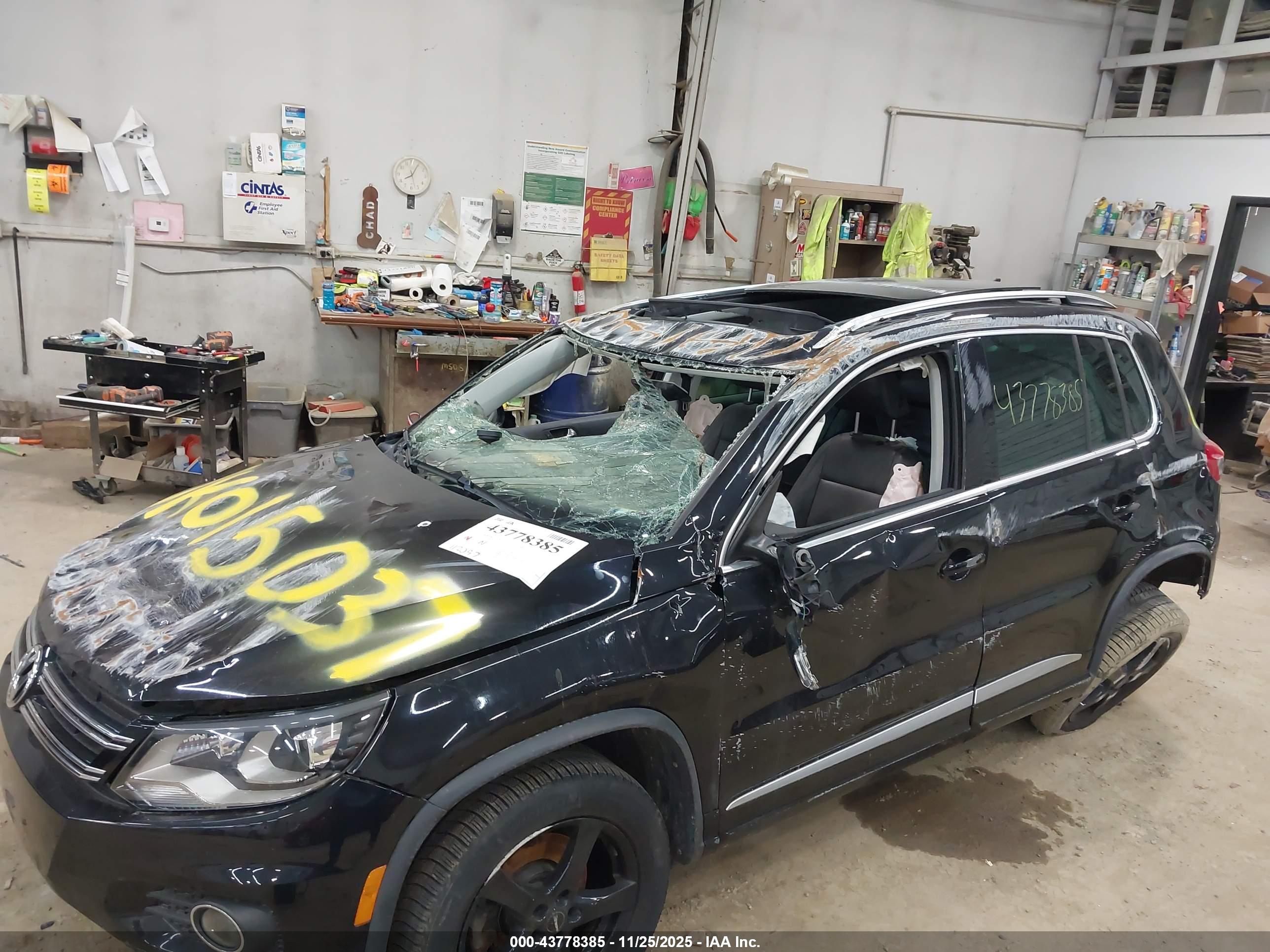 VOLKSWAGEN TIGUAN image 6