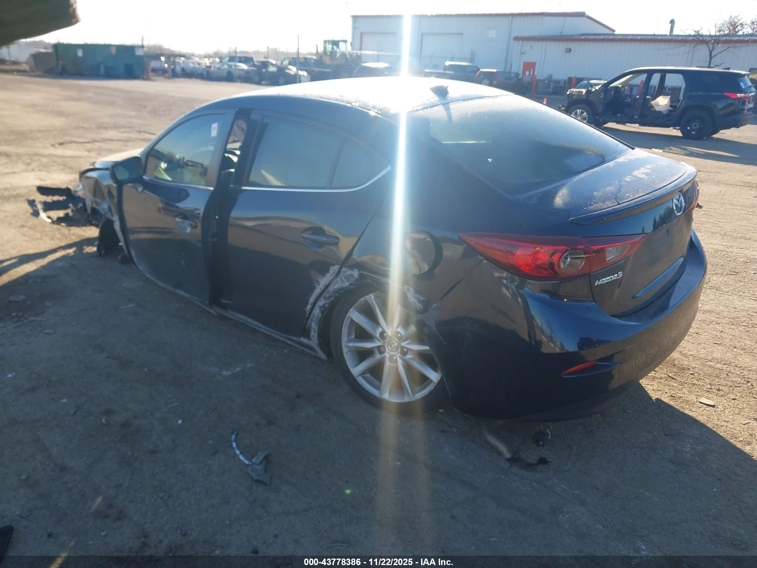 MAZDA MAZDA3 image 3