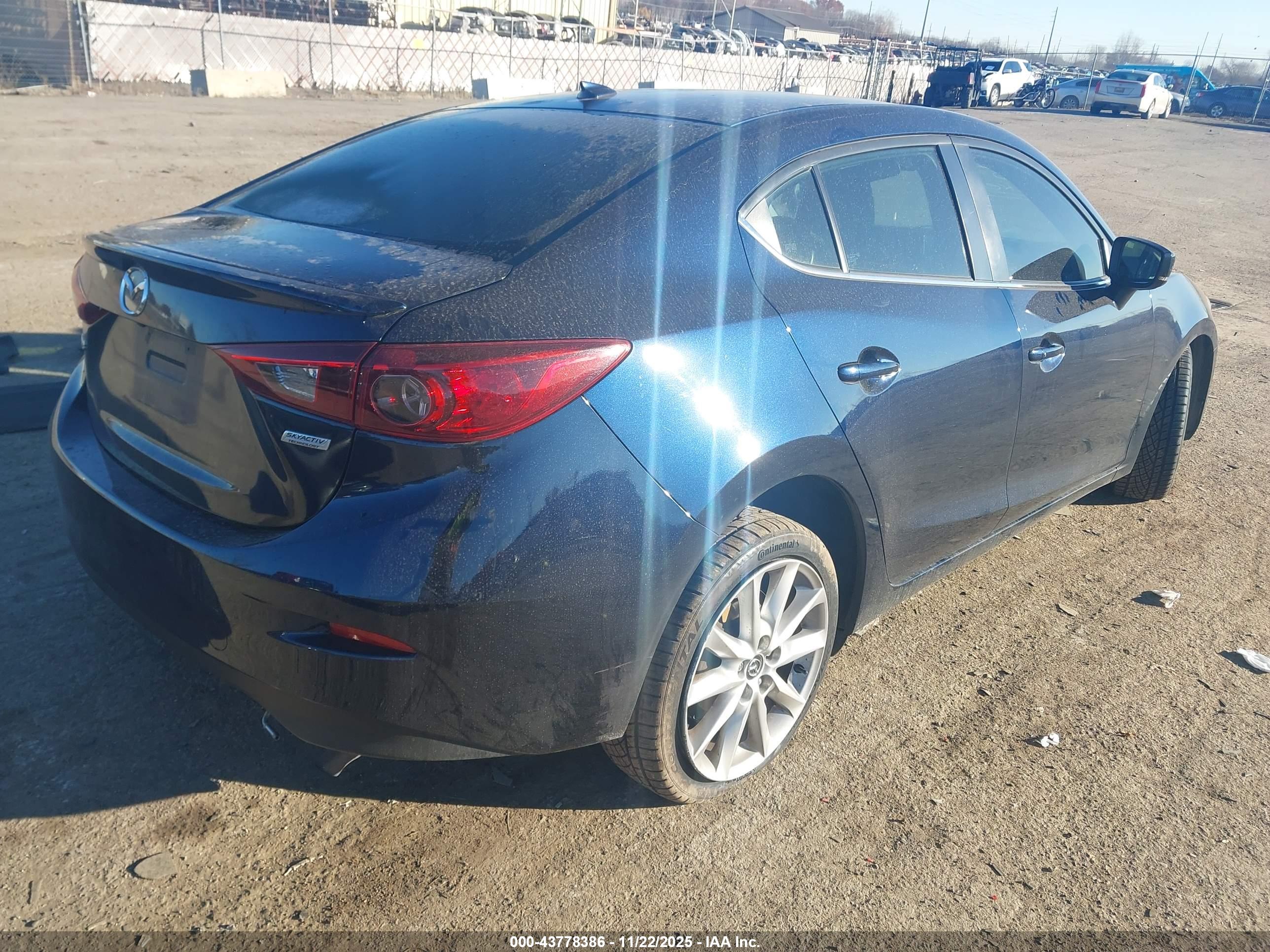 MAZDA MAZDA3 image 4