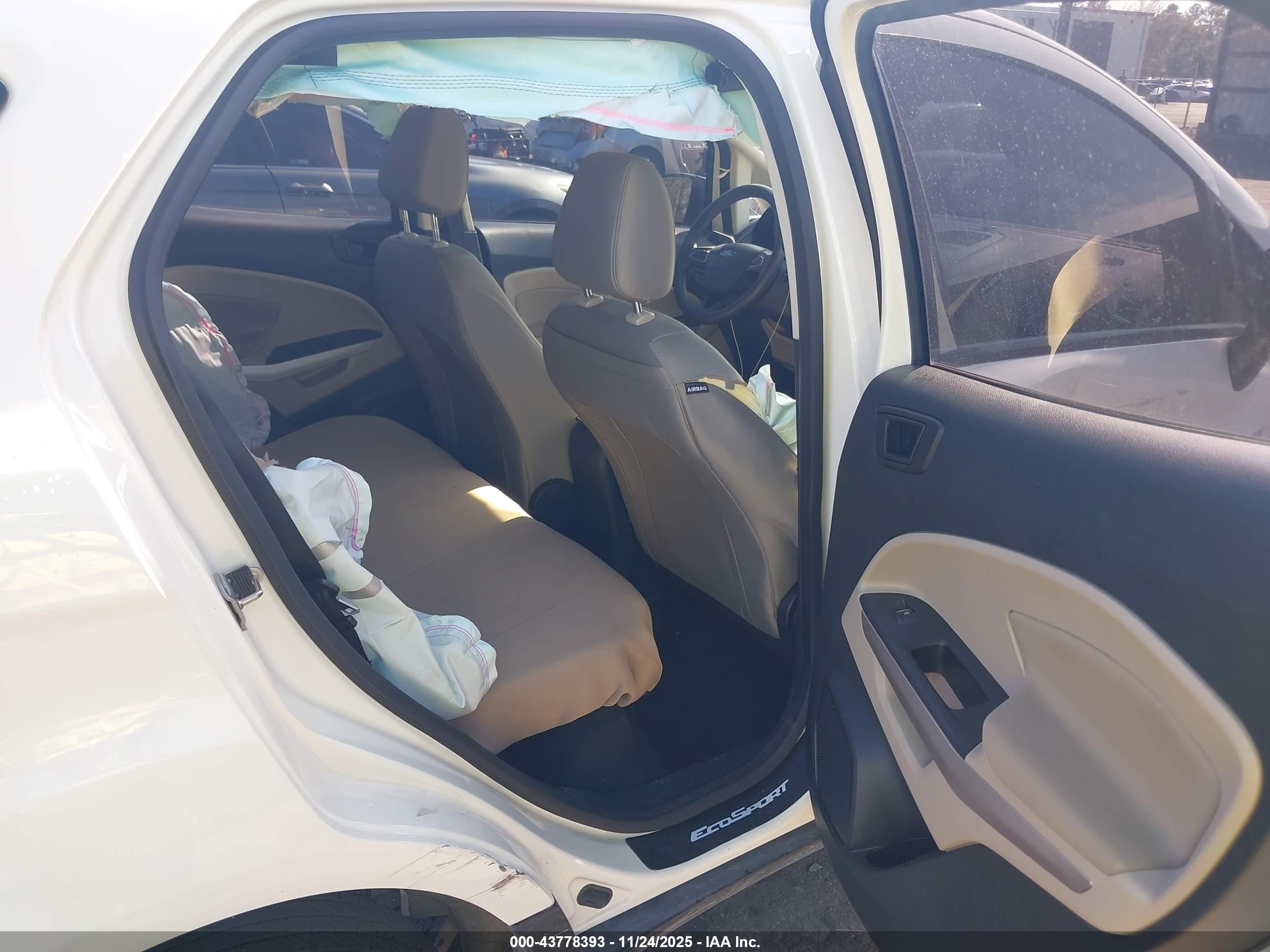 FORD ECOSPORT image 8