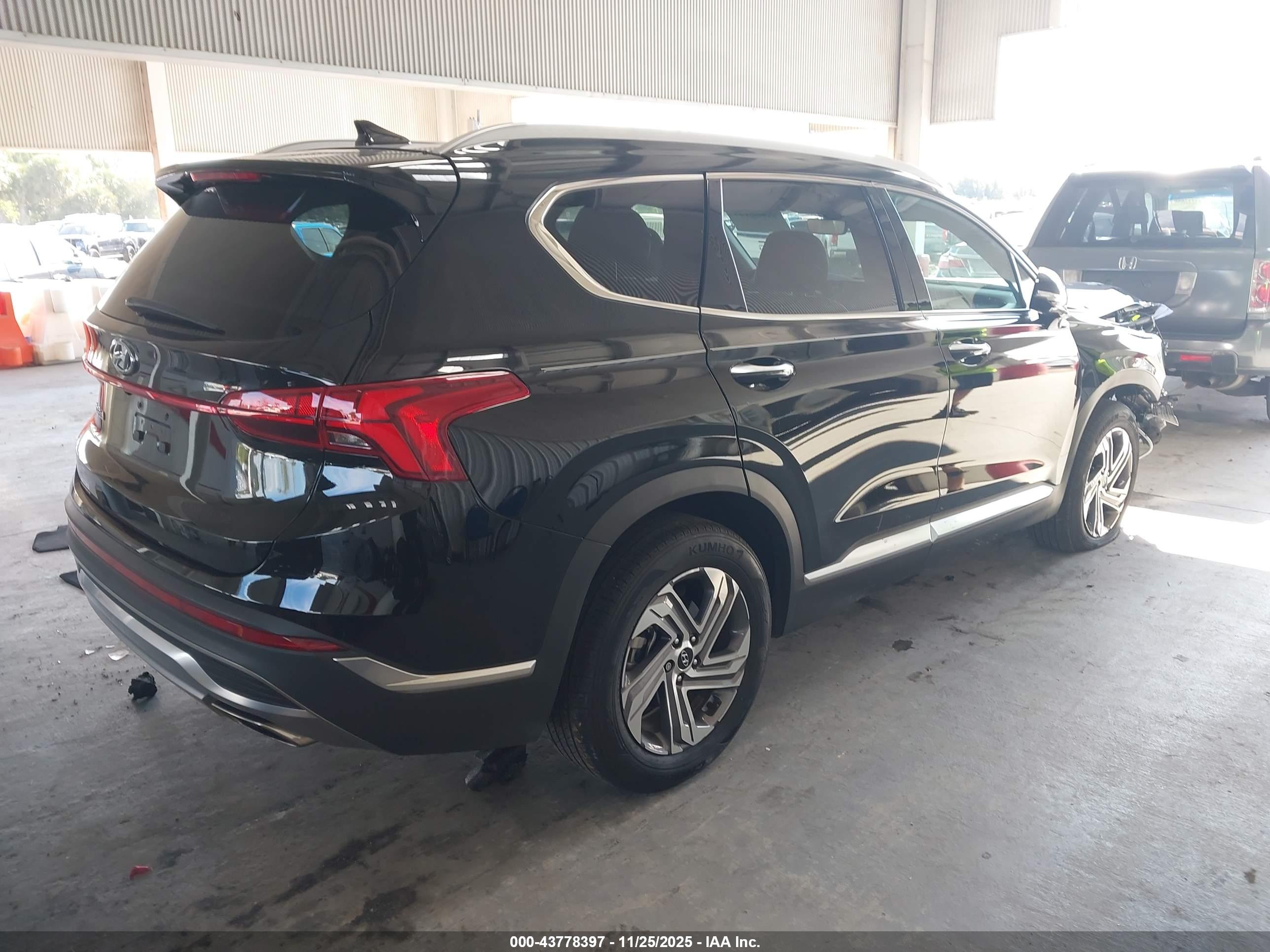 HYUNDAI SANTA image 4