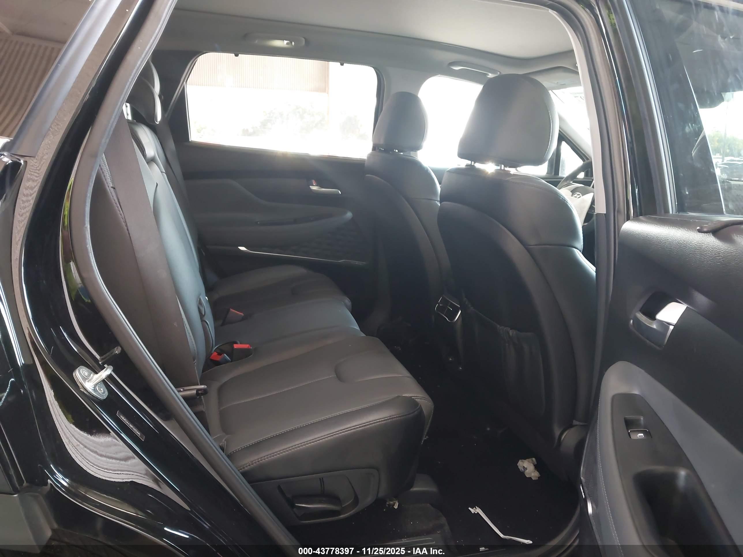 HYUNDAI SANTA image 8