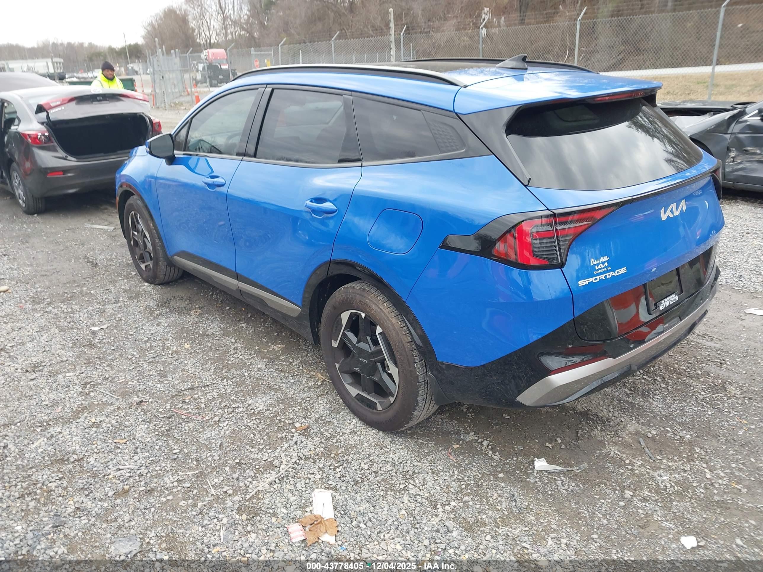 KIA SPORTAGE image 3
