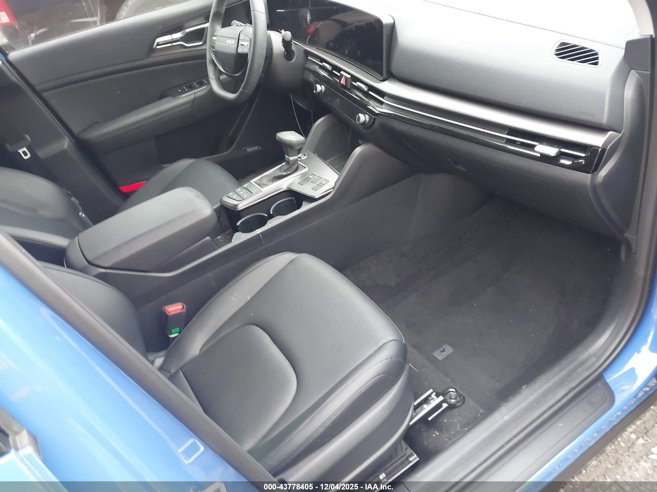 KIA SPORTAGE image 5