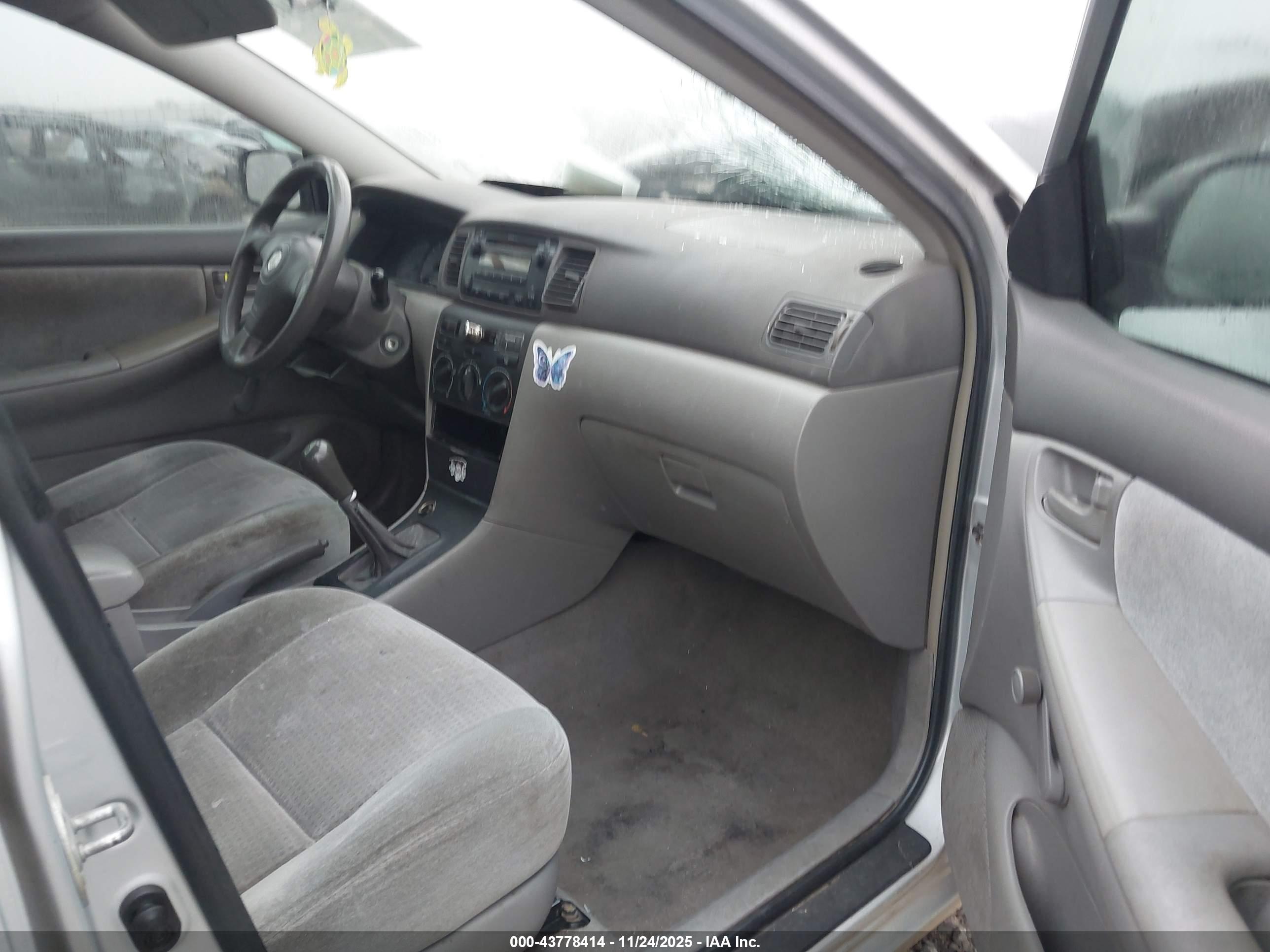 TOYOTA COROLLA image 5