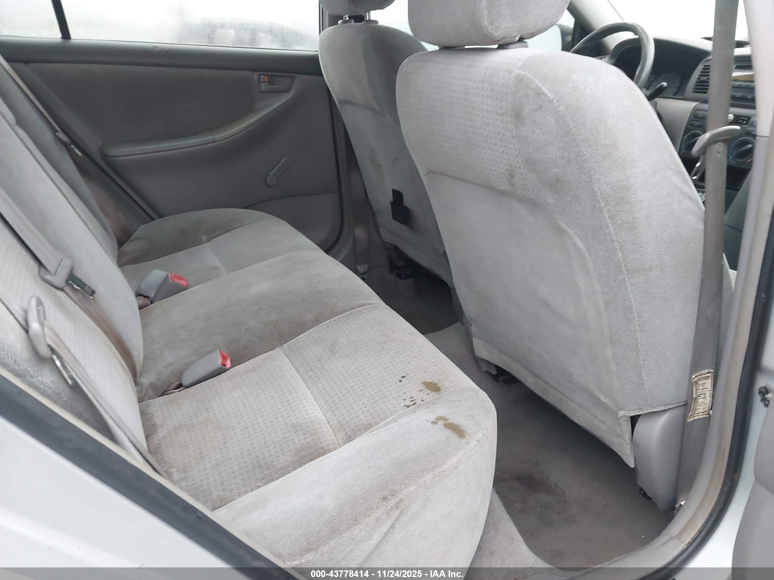 TOYOTA COROLLA image 8