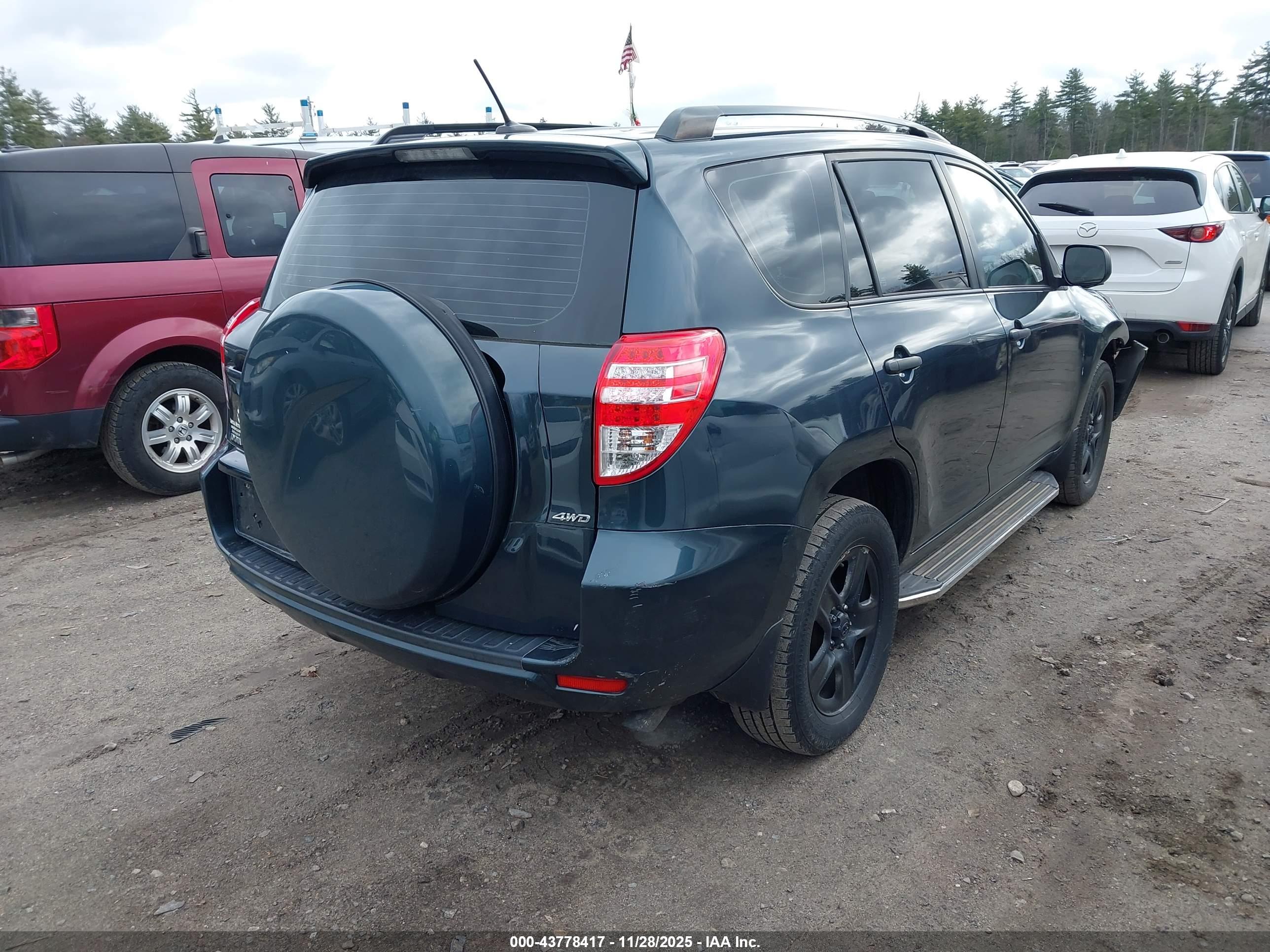 TOYOTA RAV4 image 4
