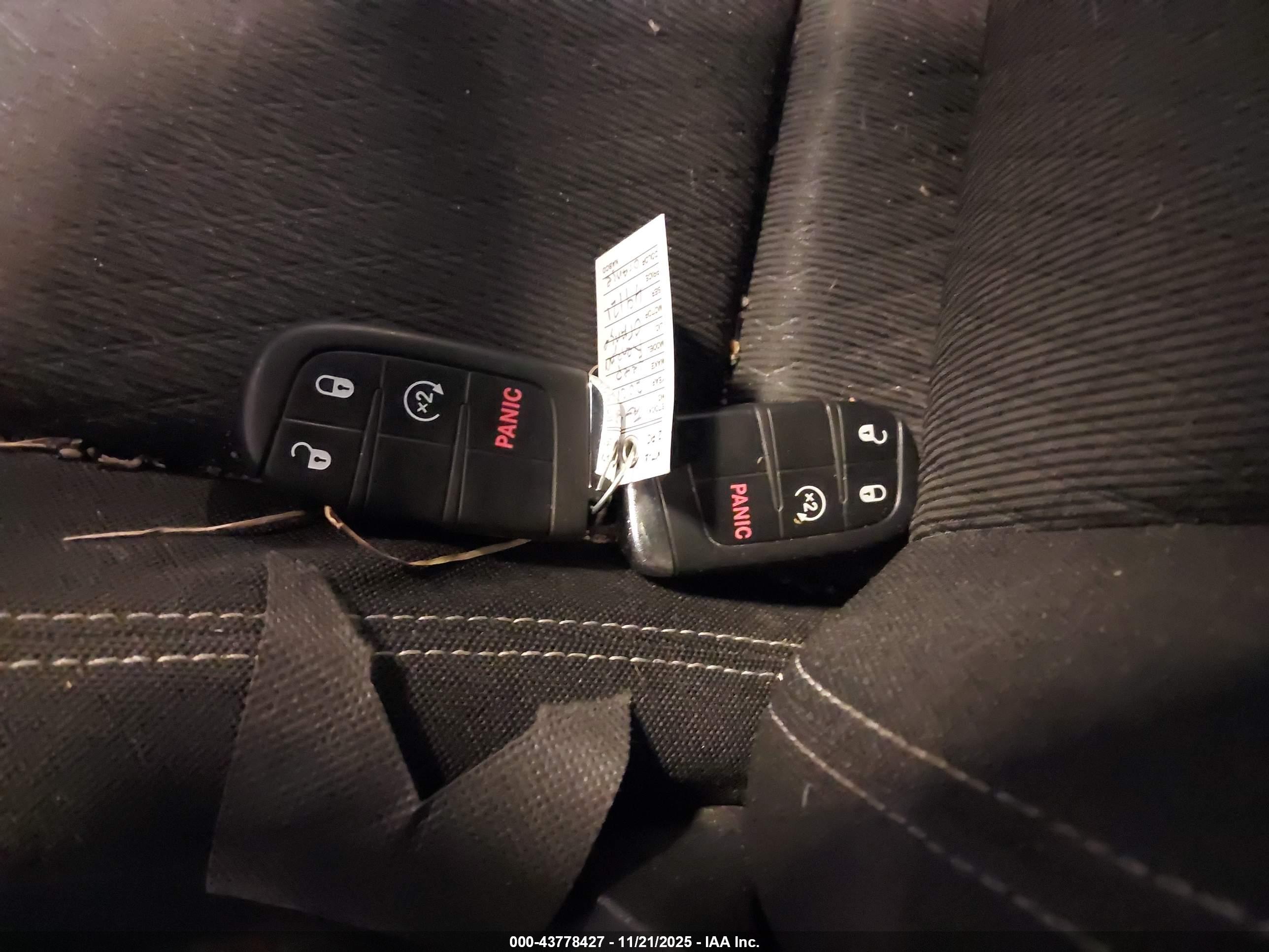 JEEP RENEGADE image 11