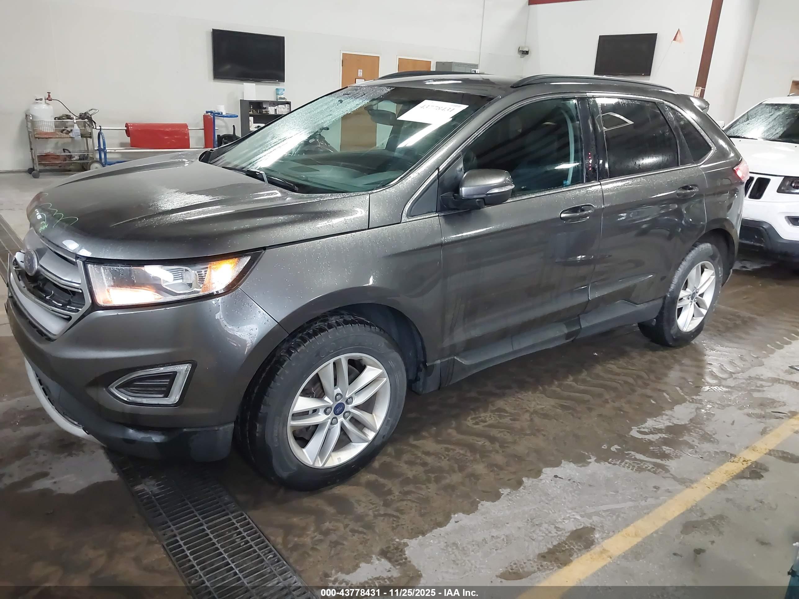 FORD EDGE image 2