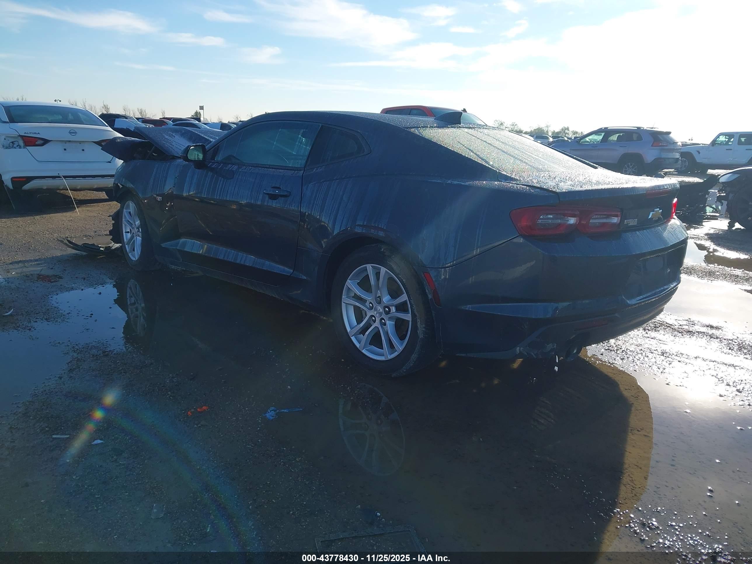 CHEVROLET CAMARO image 3