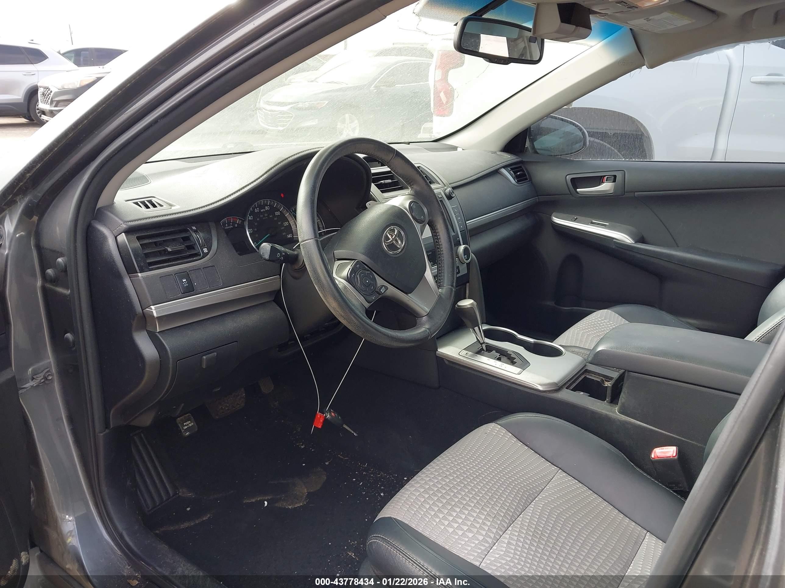 TOYOTA CAMRY image 5