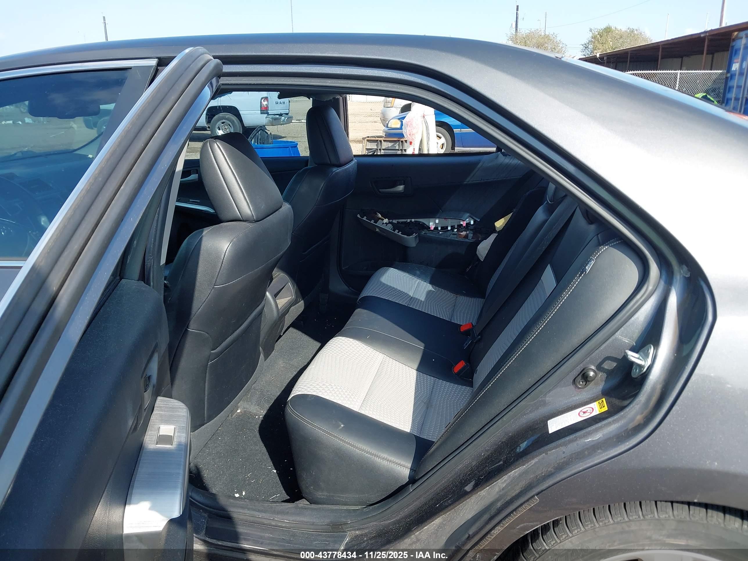 TOYOTA CAMRY image 8