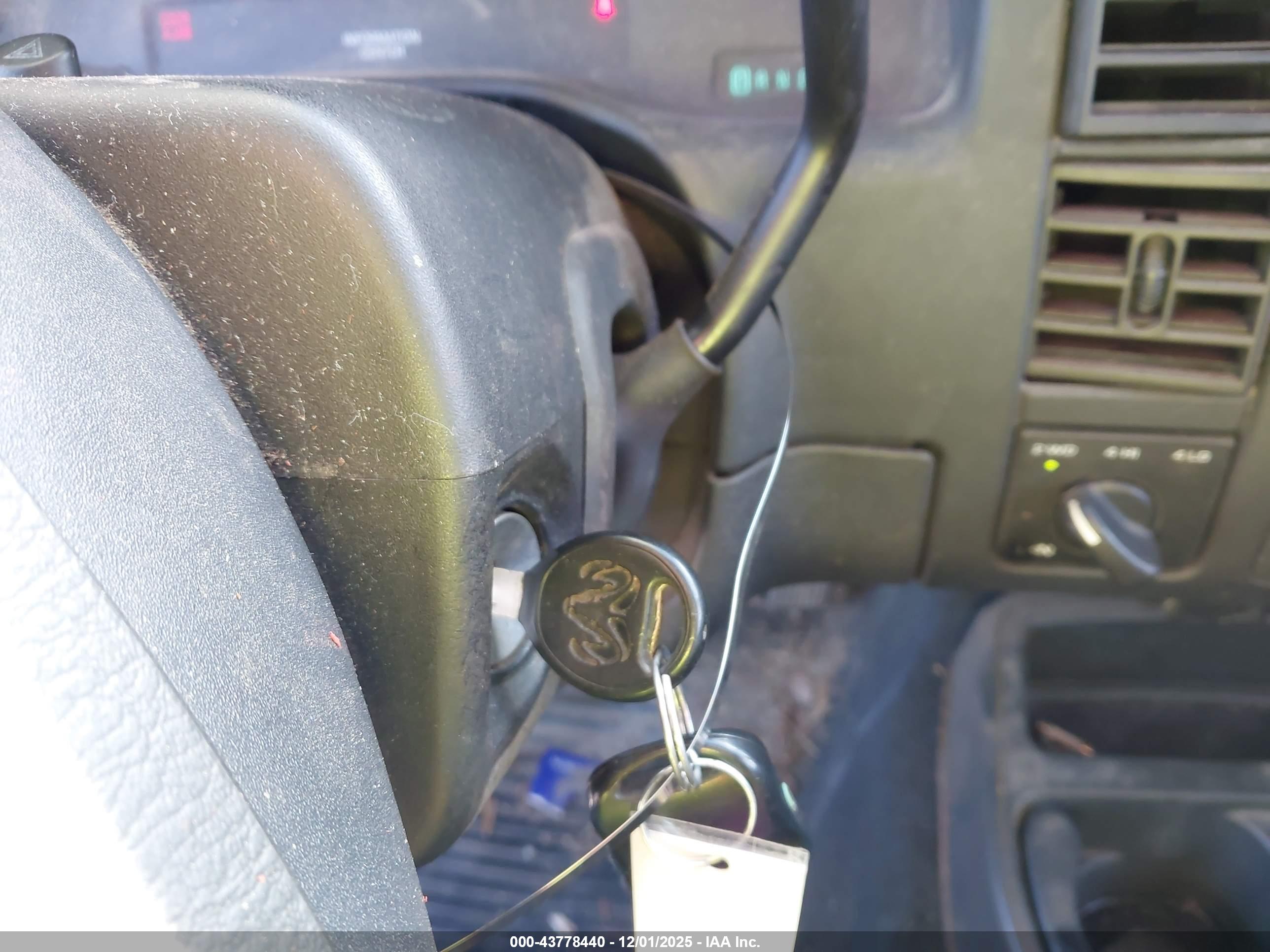 DODGE DAKOTA image 11