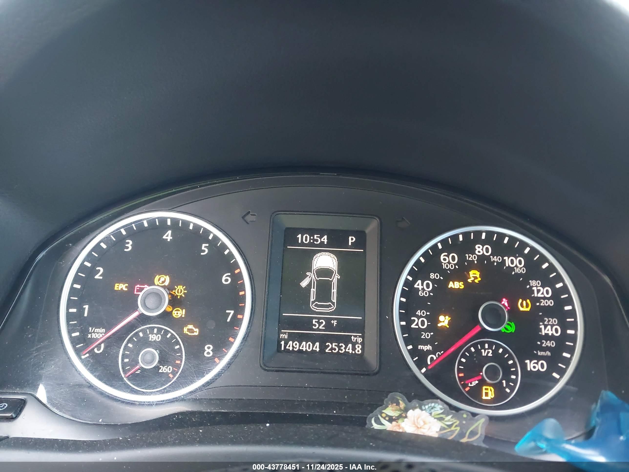 VOLKSWAGEN TIGUAN image 7