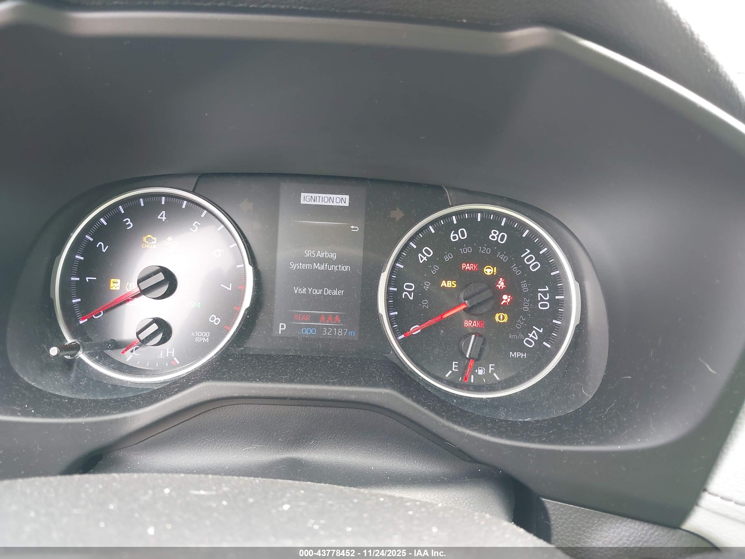 TOYOTA RAV4 image 7