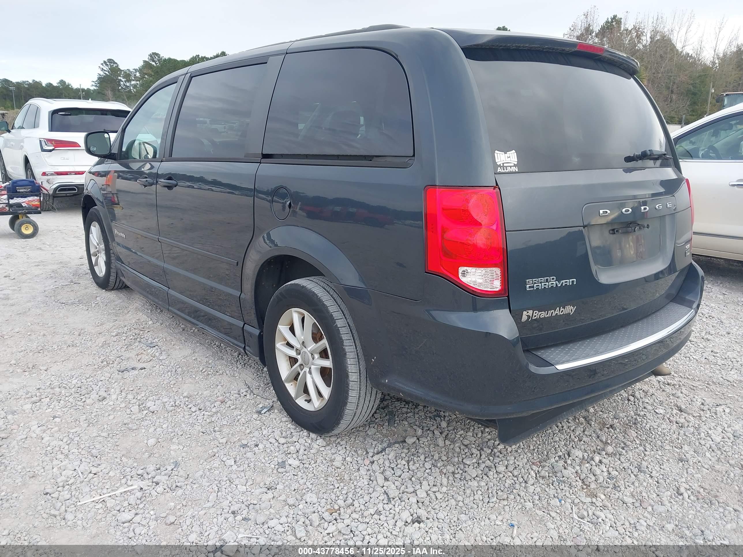 DODGE GRAND image 3