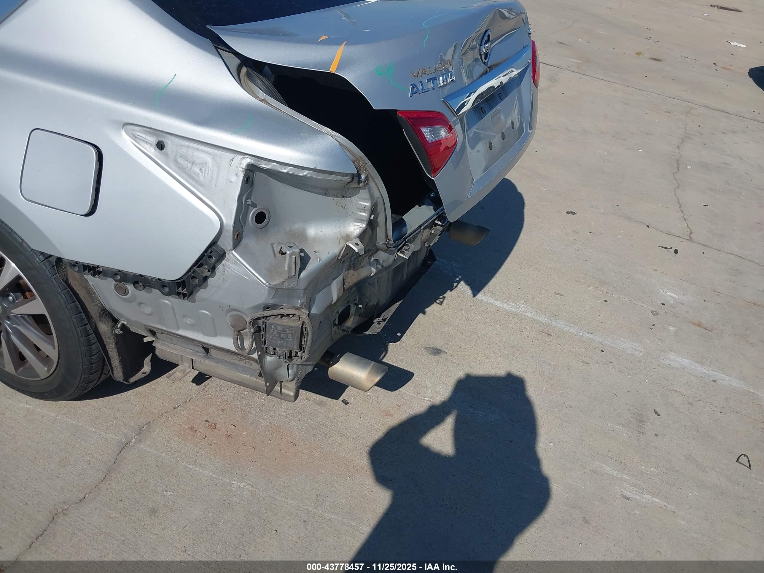 NISSAN ALTIMA image 6
