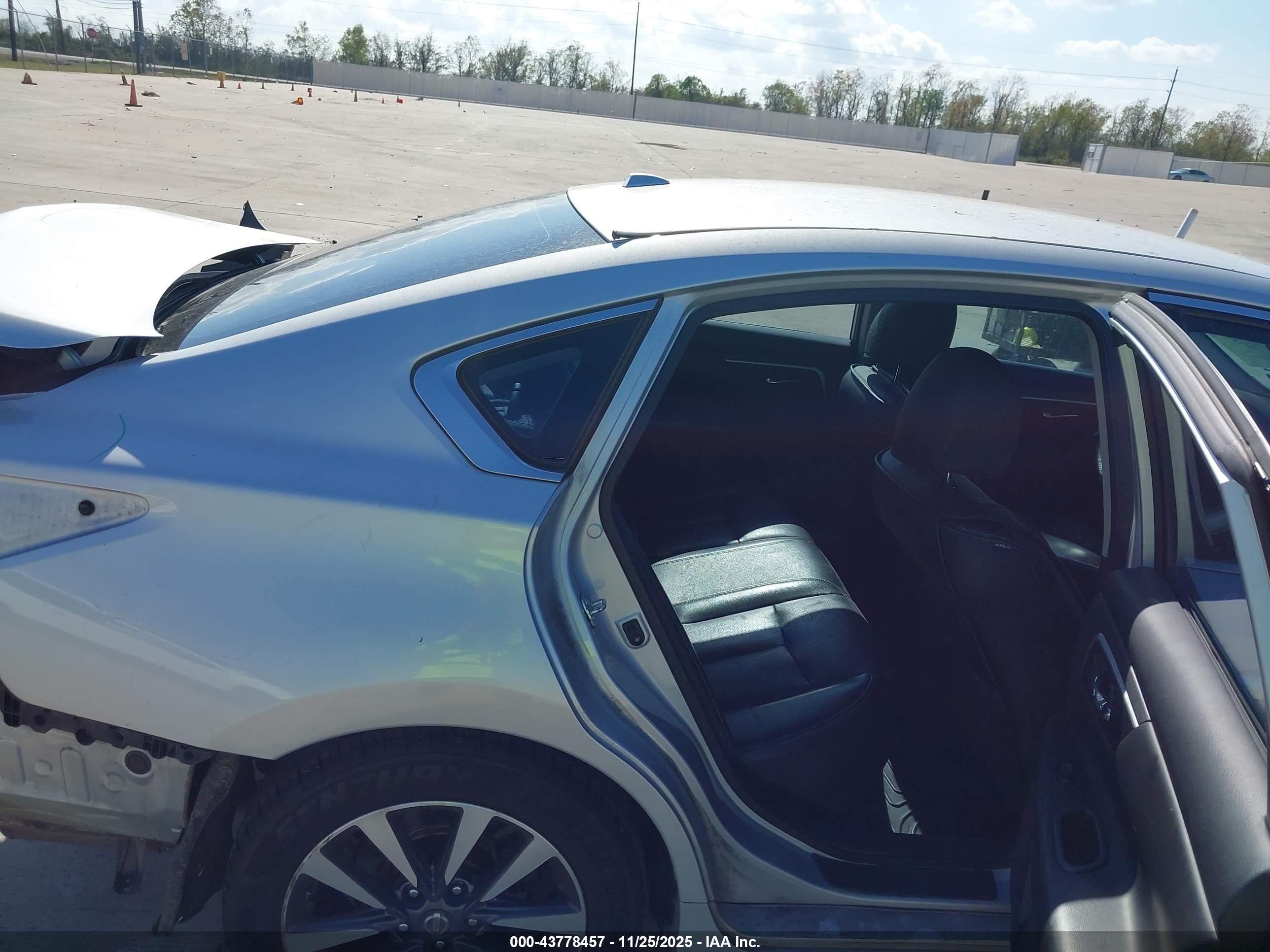 NISSAN ALTIMA image 8