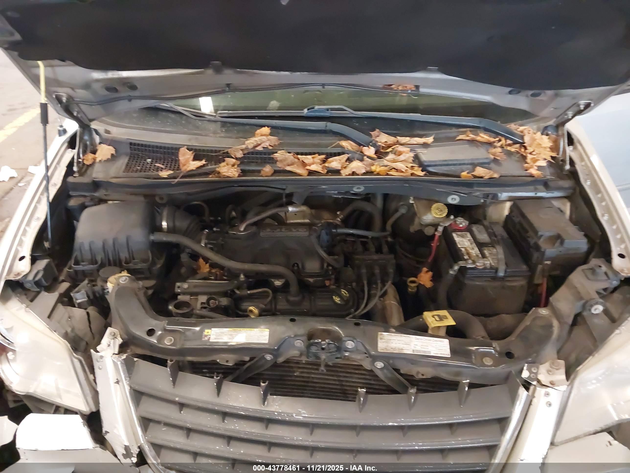 CHRYSLER TOWN image 10
