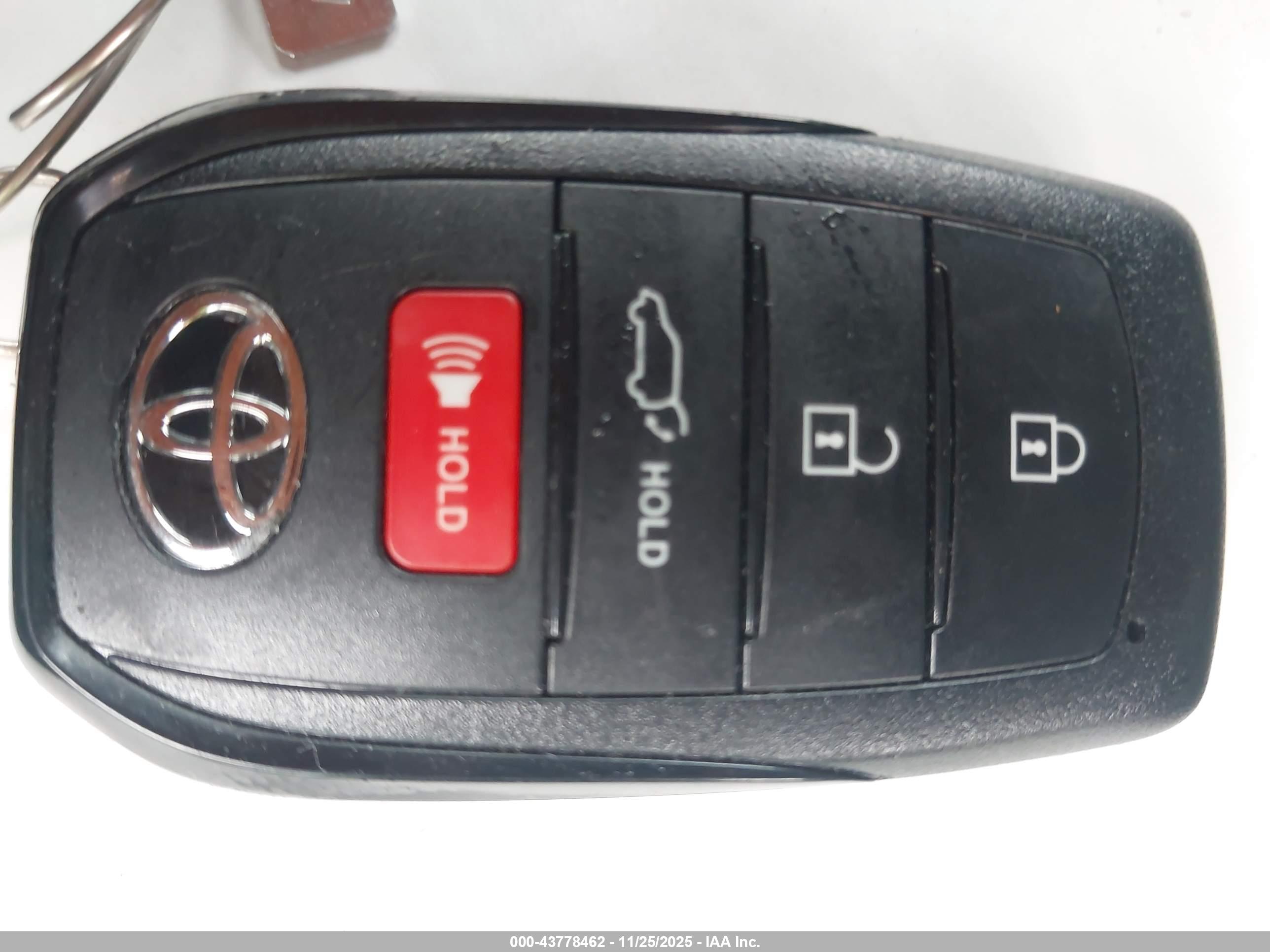TOYOTA VENZA image 11