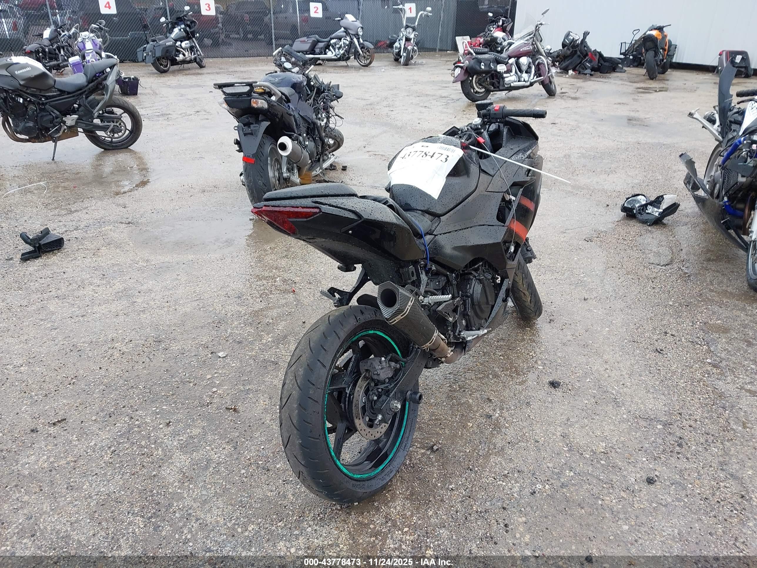KAWASAKI EX500 image 4