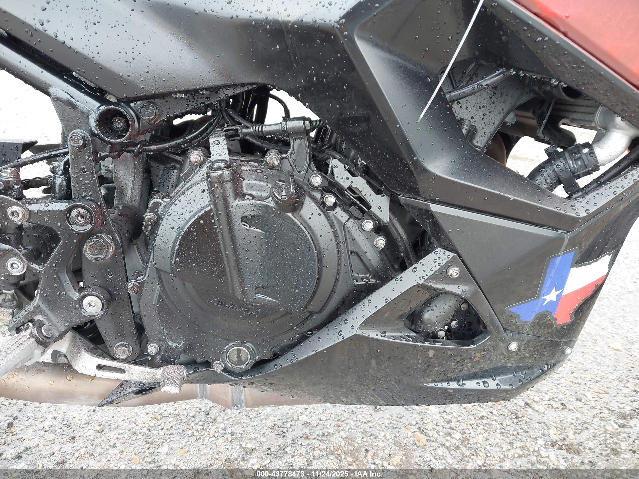 KAWASAKI EX500 image 8