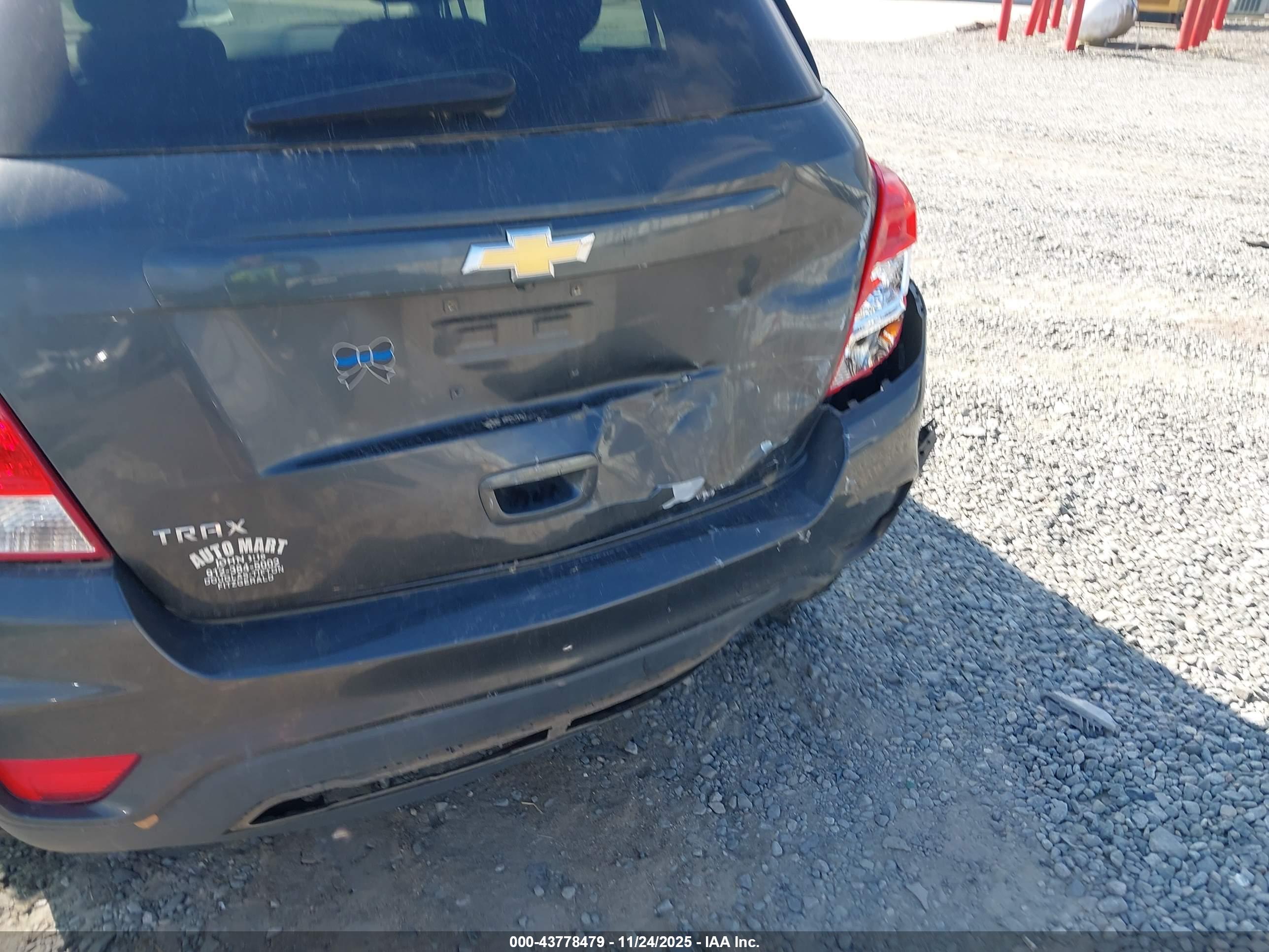 CHEVROLET TRAX image 6
