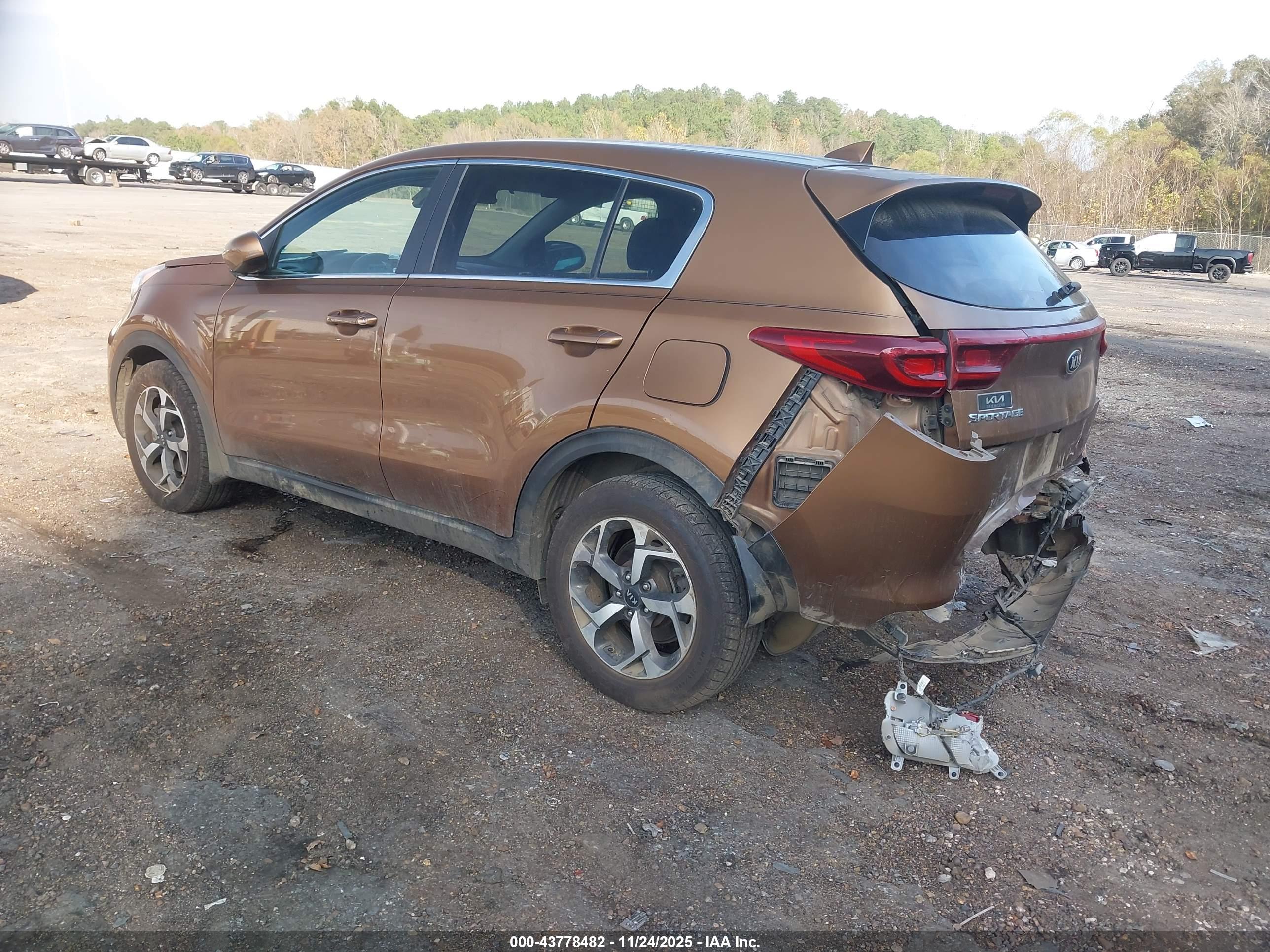 KIA SPORTAGE image 3