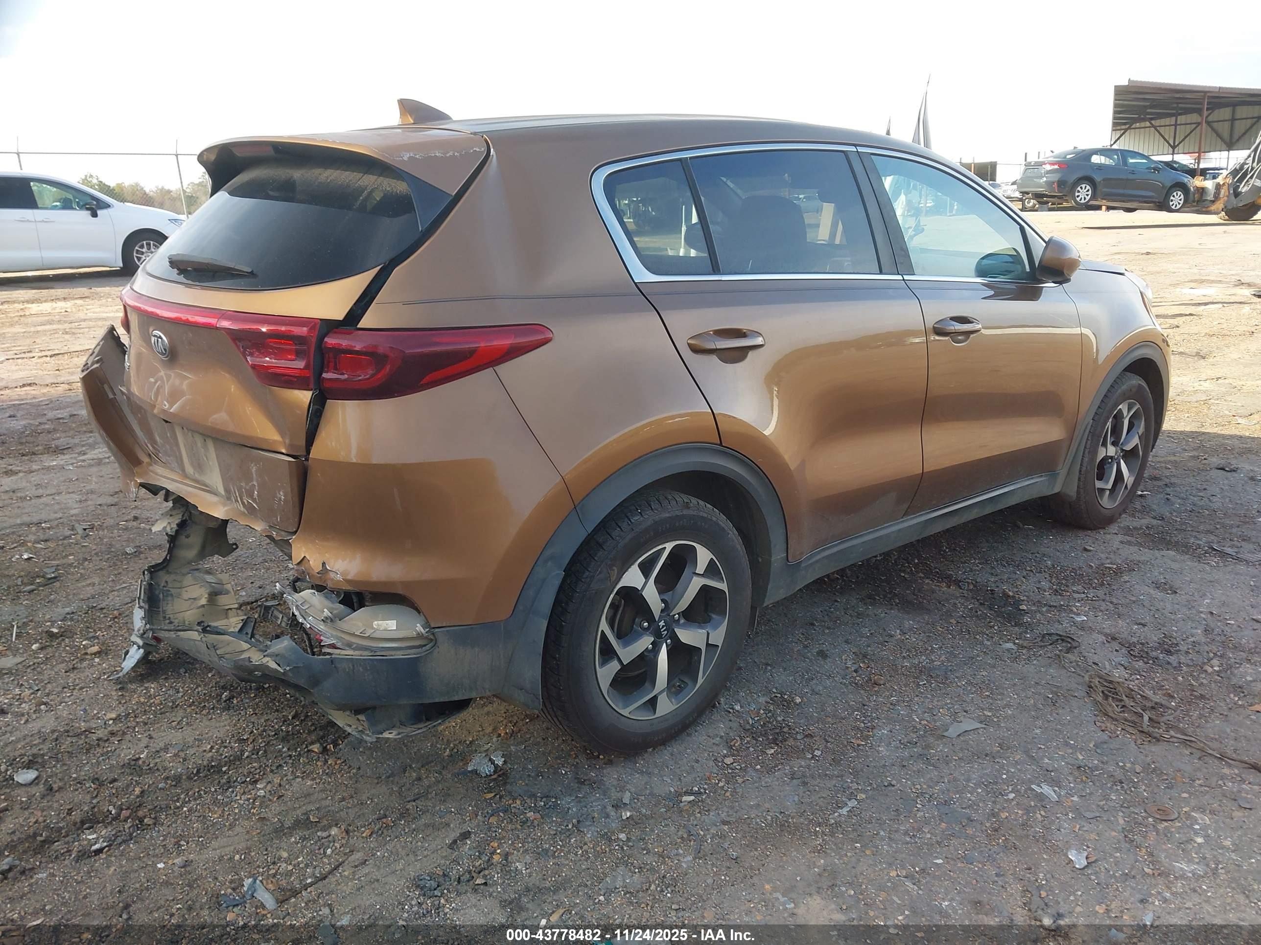 KIA SPORTAGE image 4