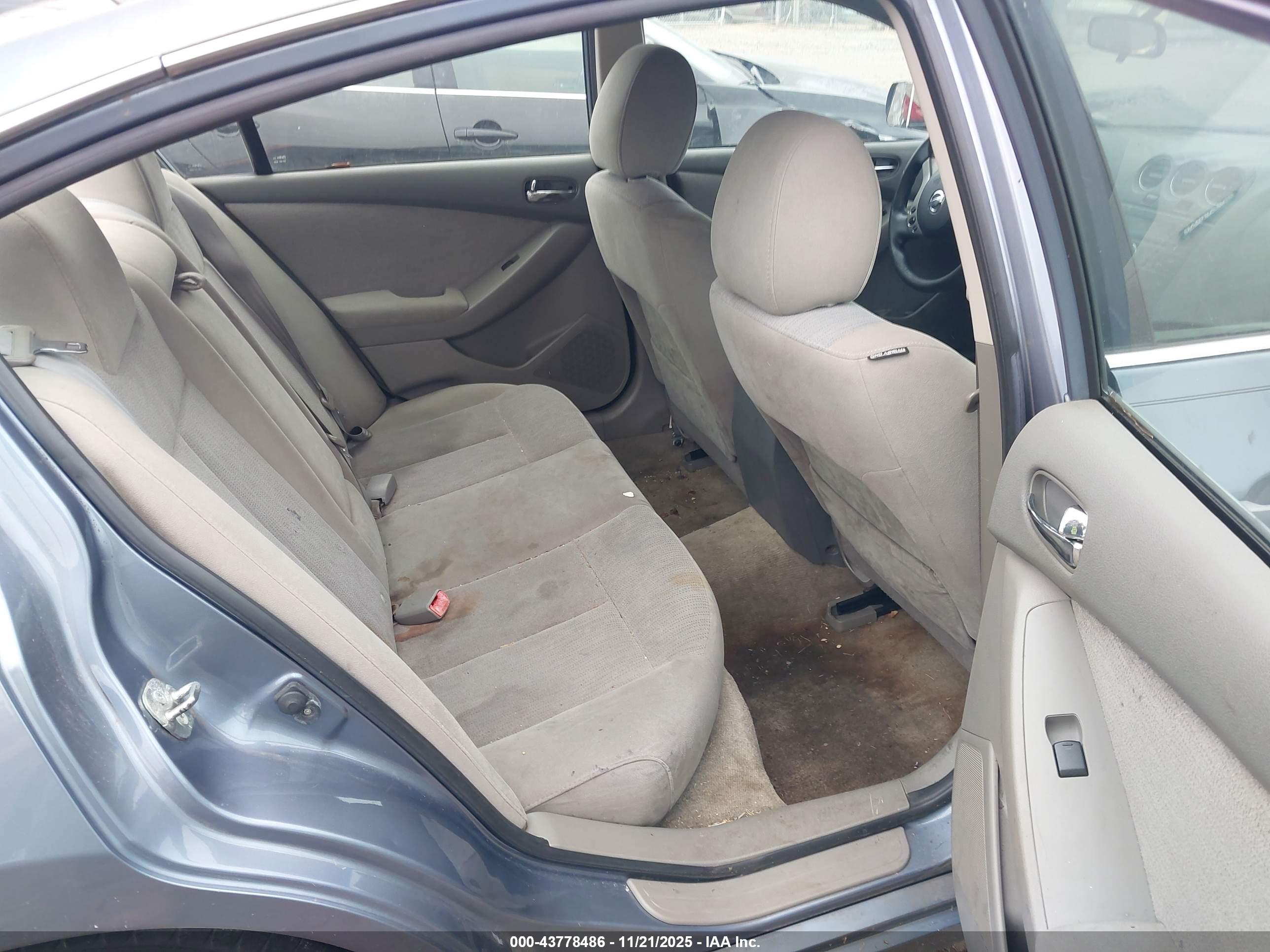 NISSAN ALTIMA image 8