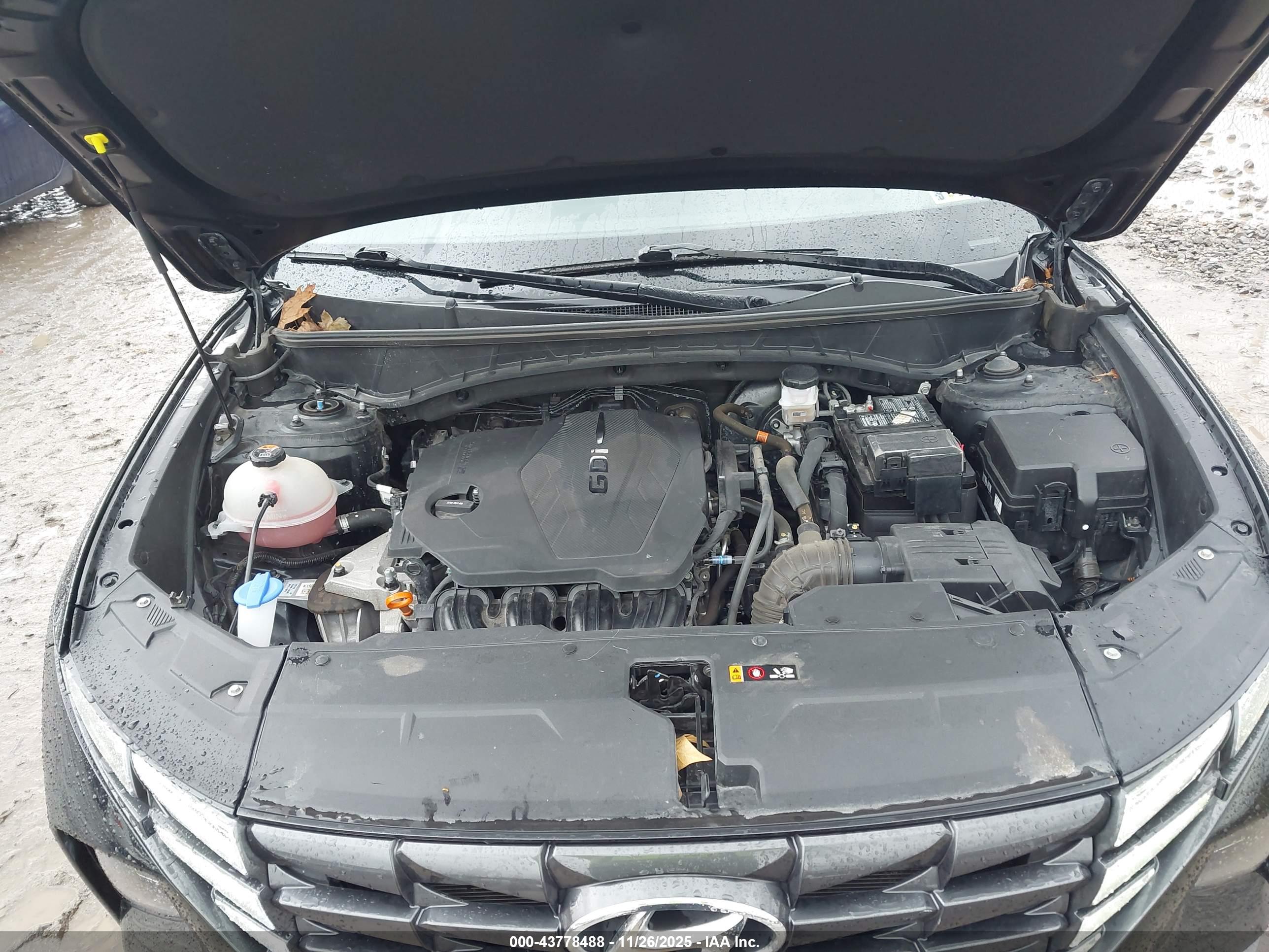 HYUNDAI TUCSON image 10