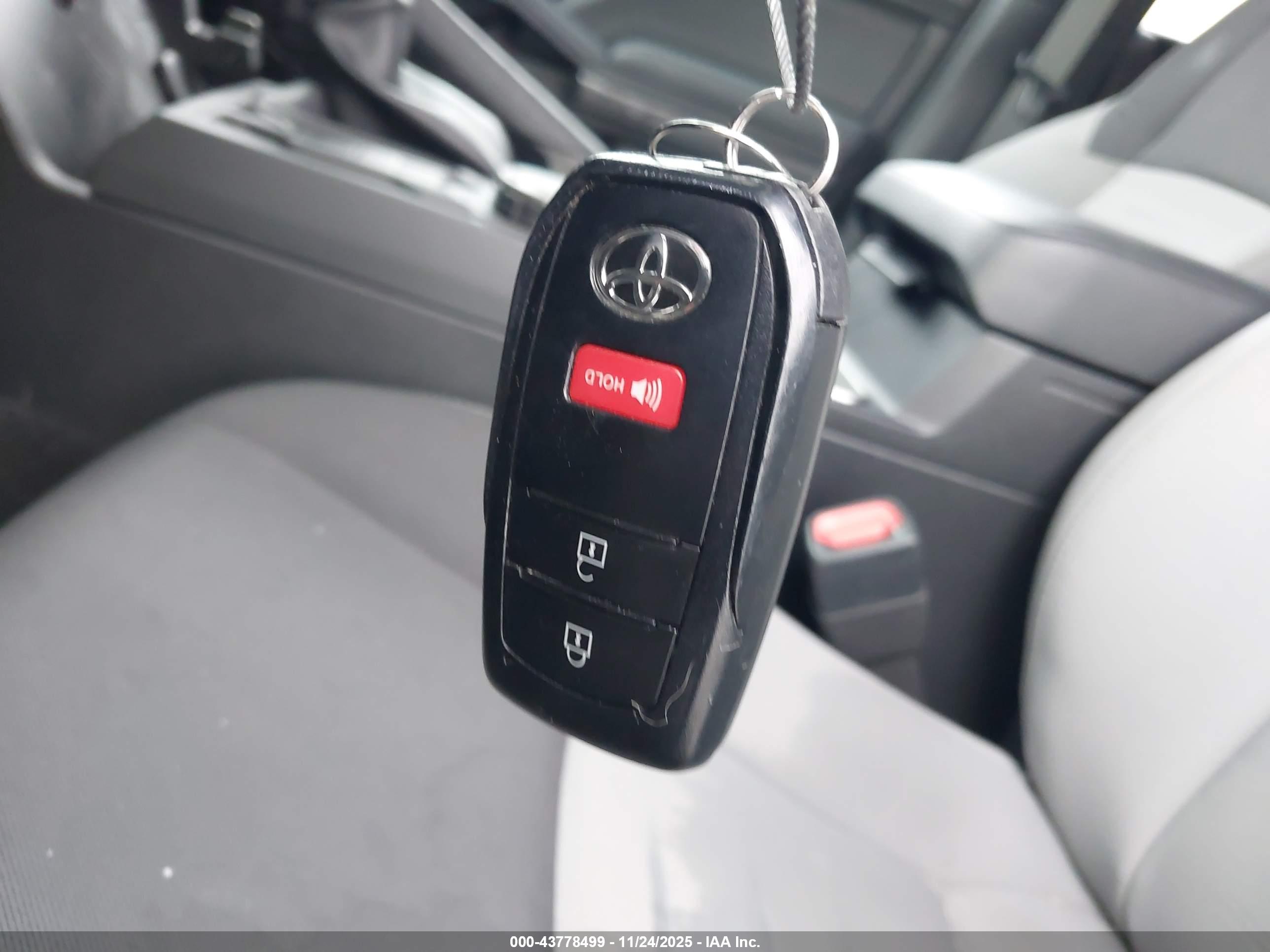 TOYOTA TACOMA image 11