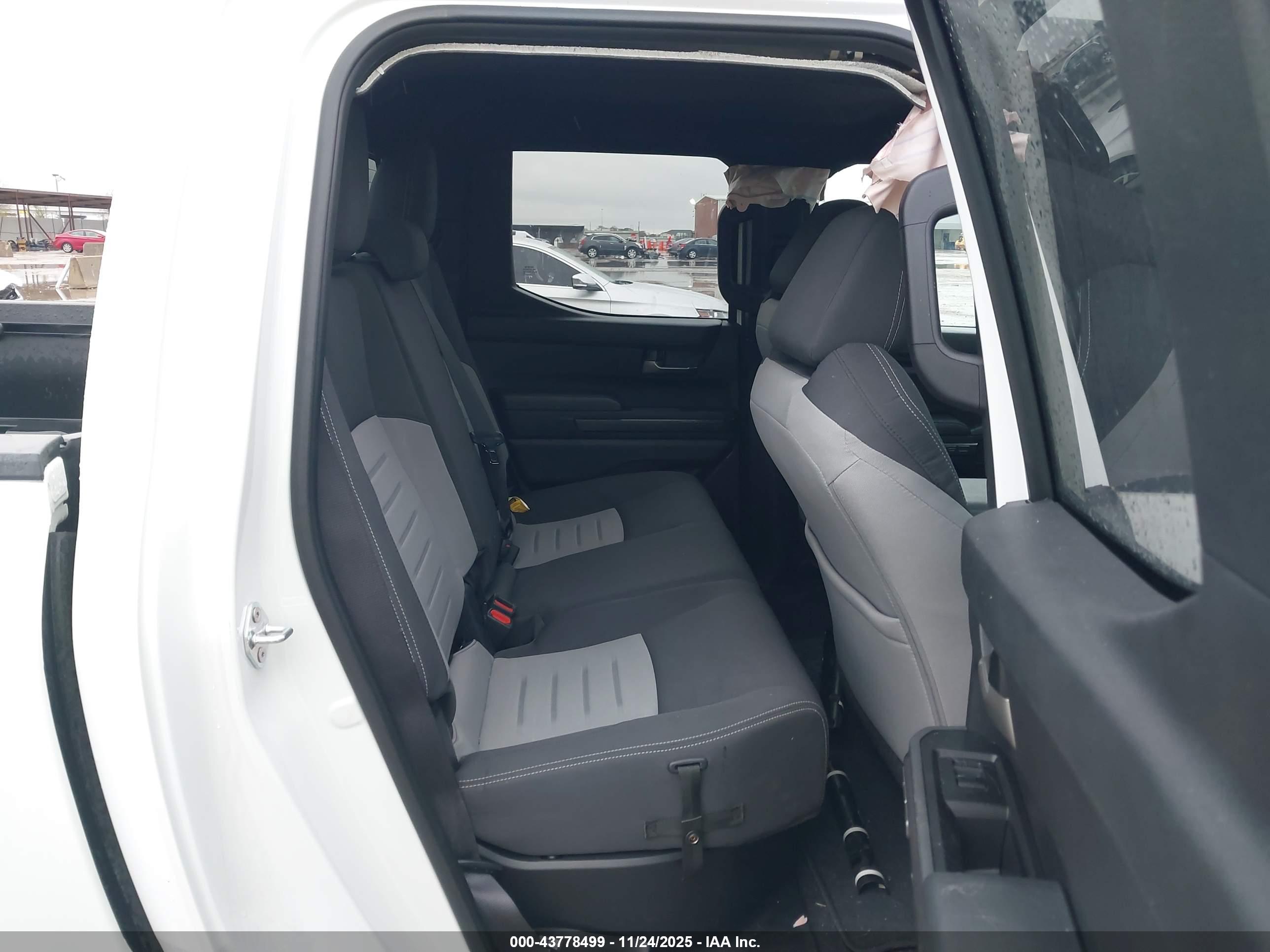 TOYOTA TACOMA image 8