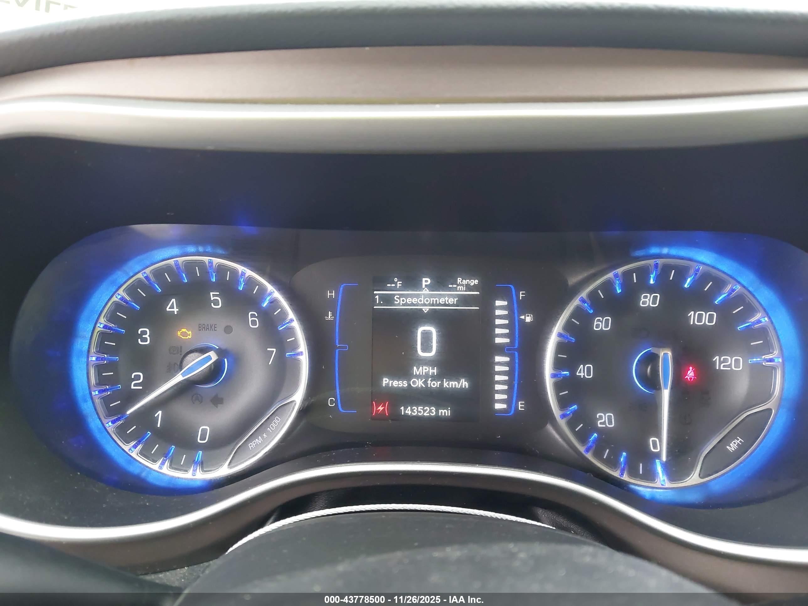 CHRYSLER VOYAGER image 7