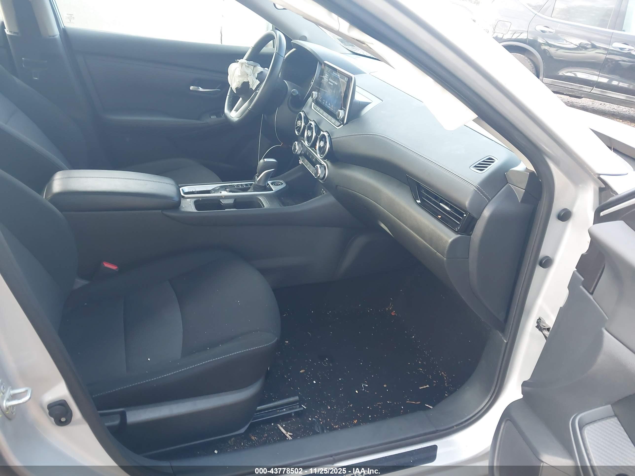 NISSAN SENTRA image 5
