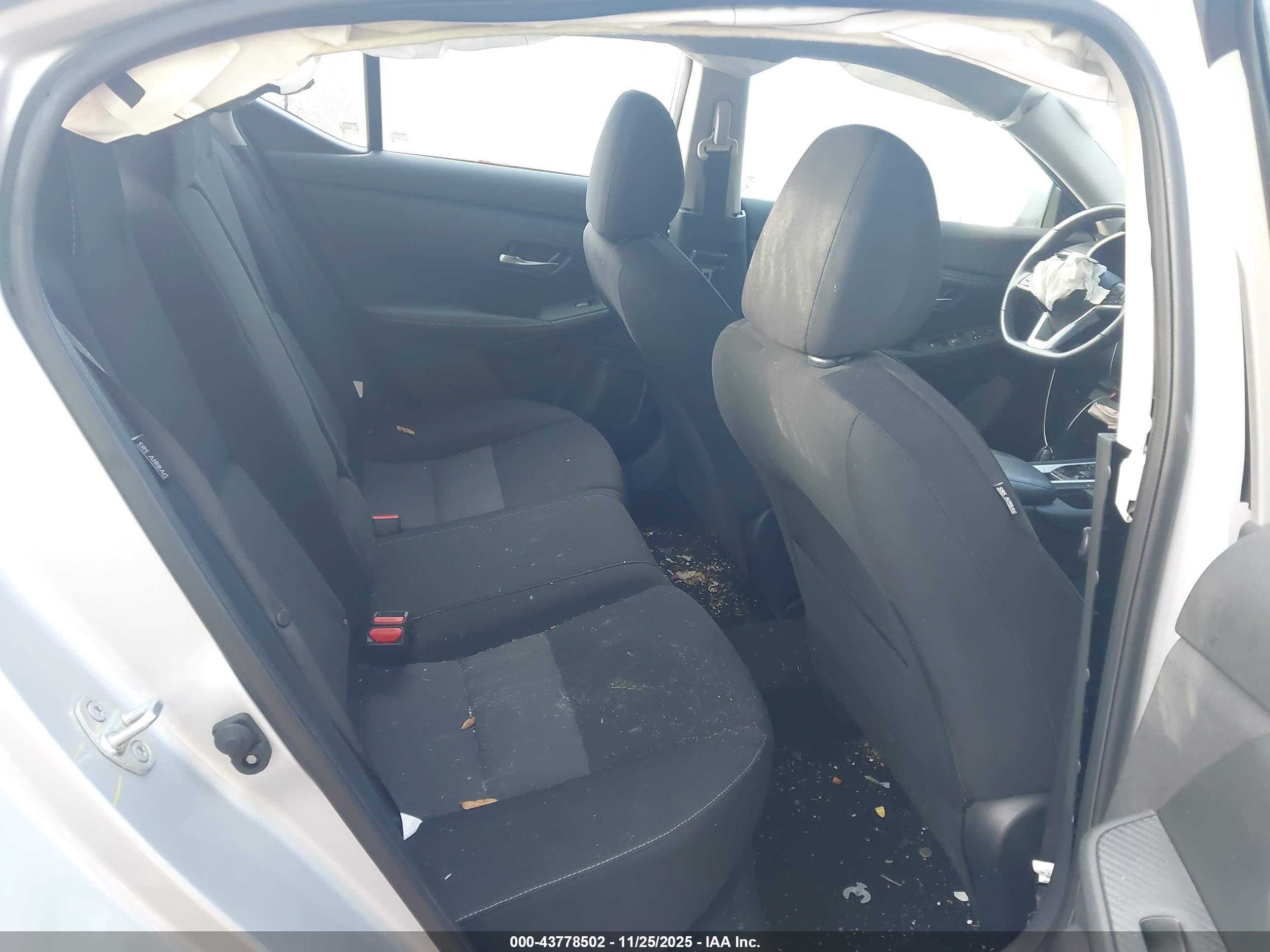 NISSAN SENTRA image 8