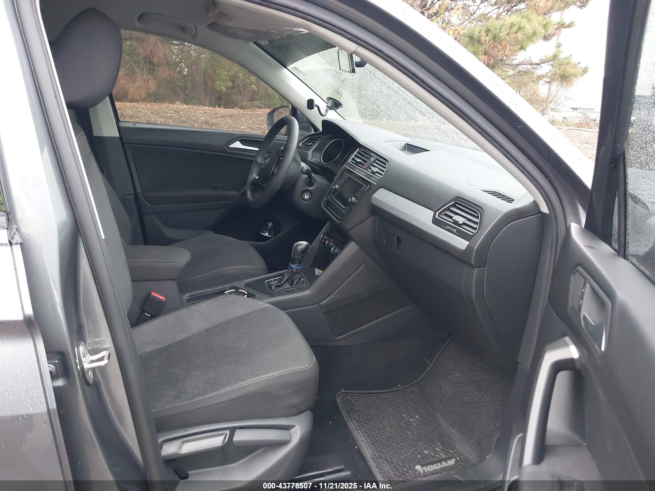 VOLKSWAGEN TIGUAN image 5
