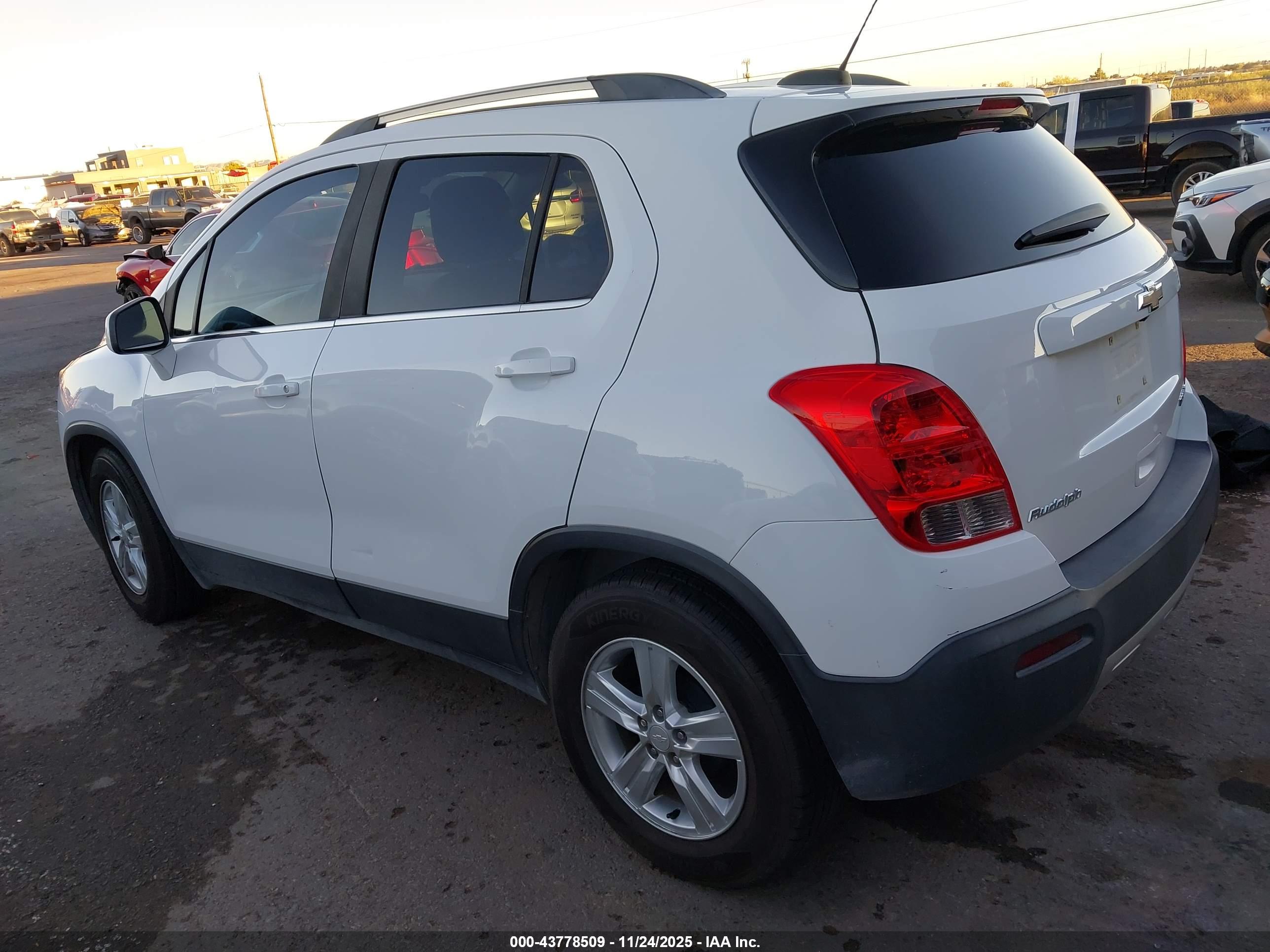 CHEVROLET TRAX image 3