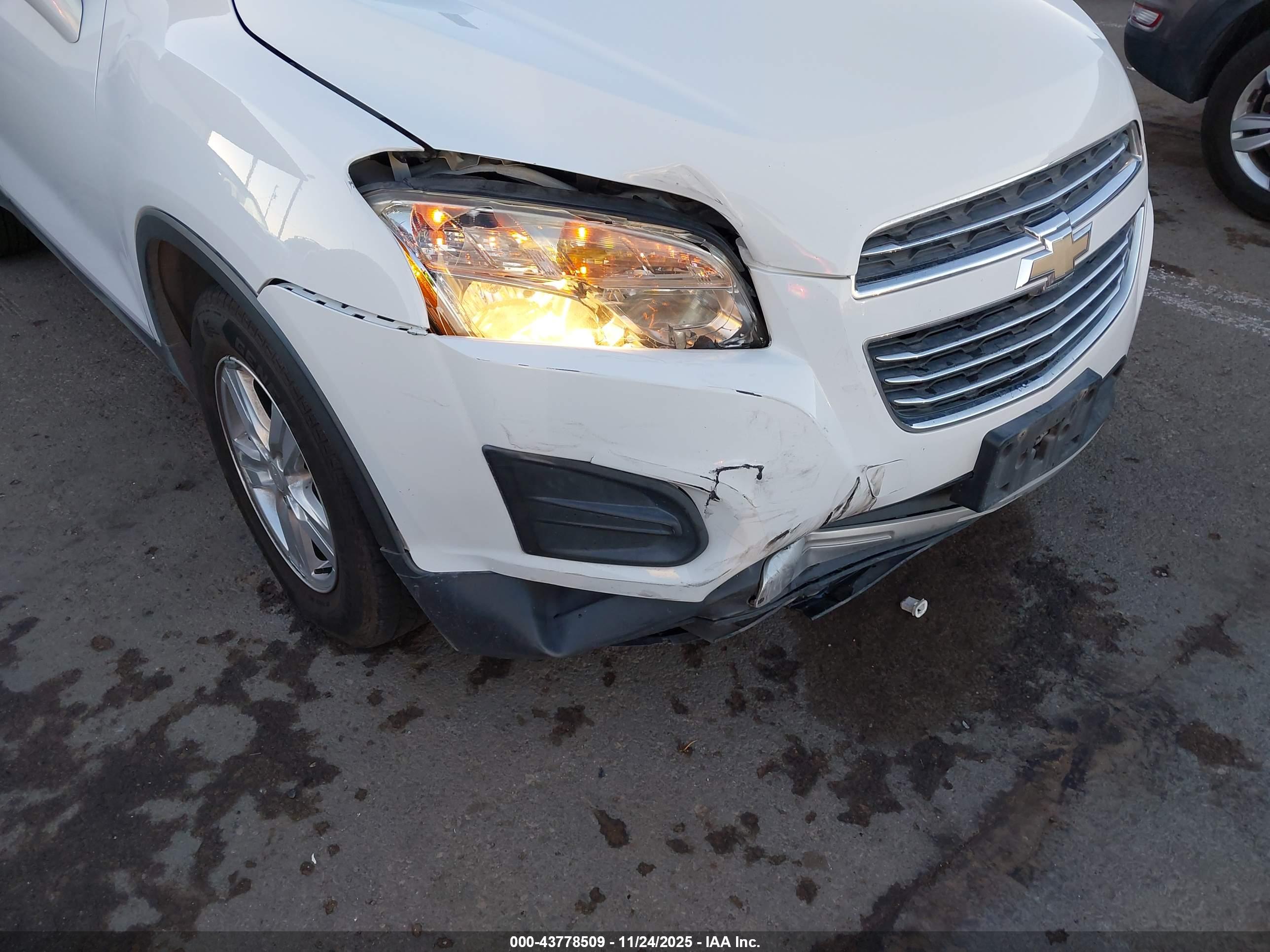 CHEVROLET TRAX image 6