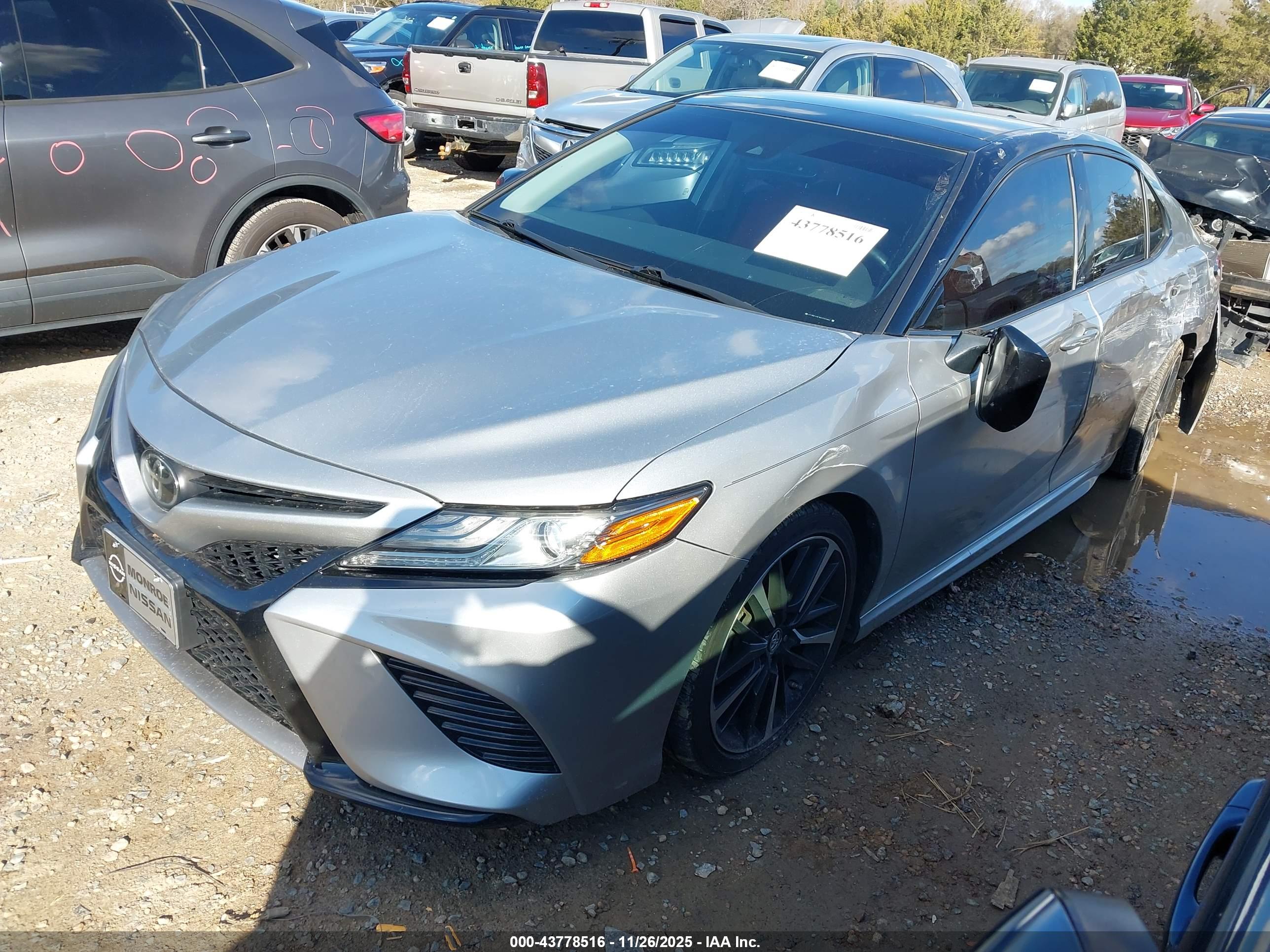 TOYOTA CAMRY image 2