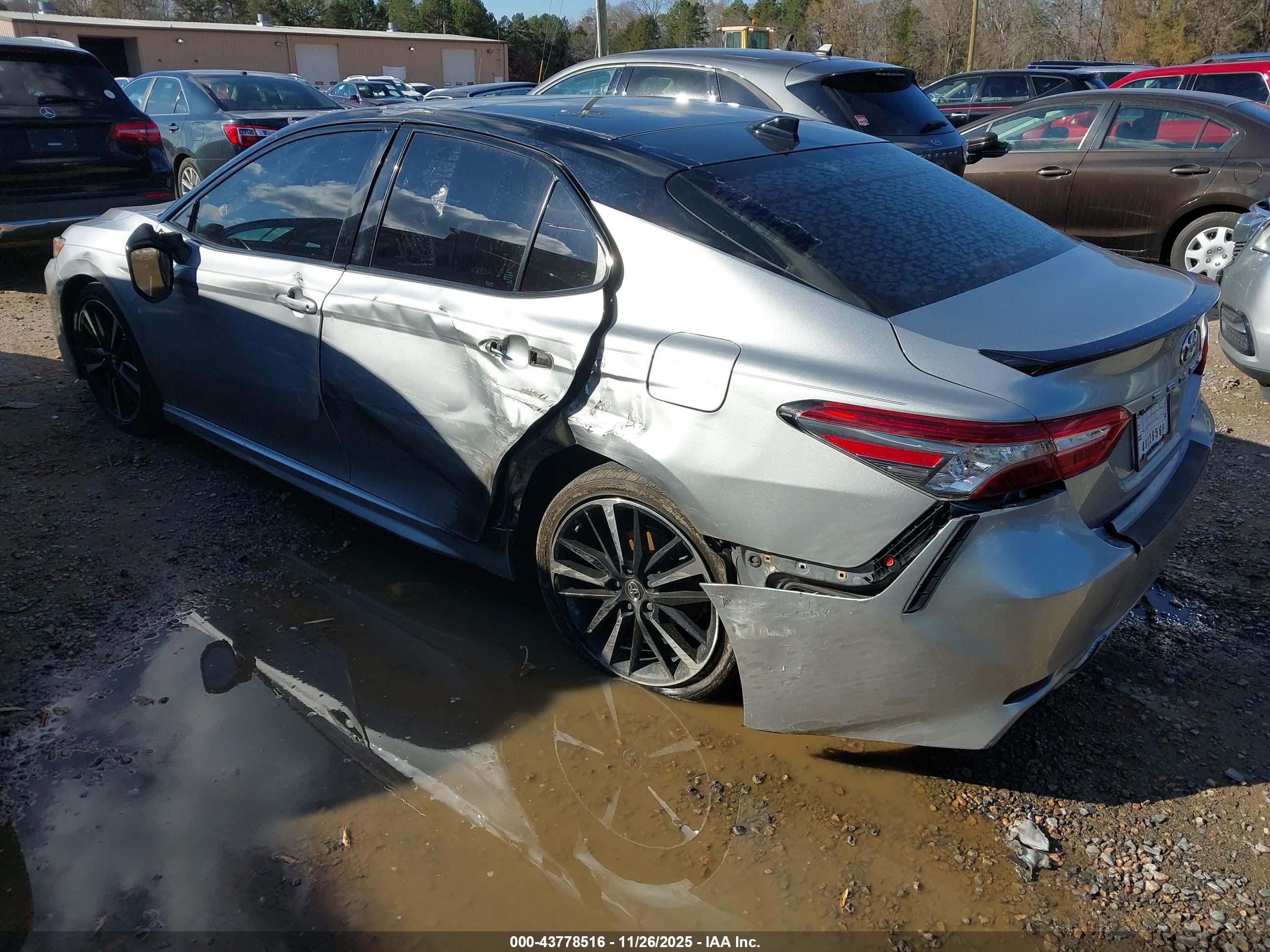 TOYOTA CAMRY image 3