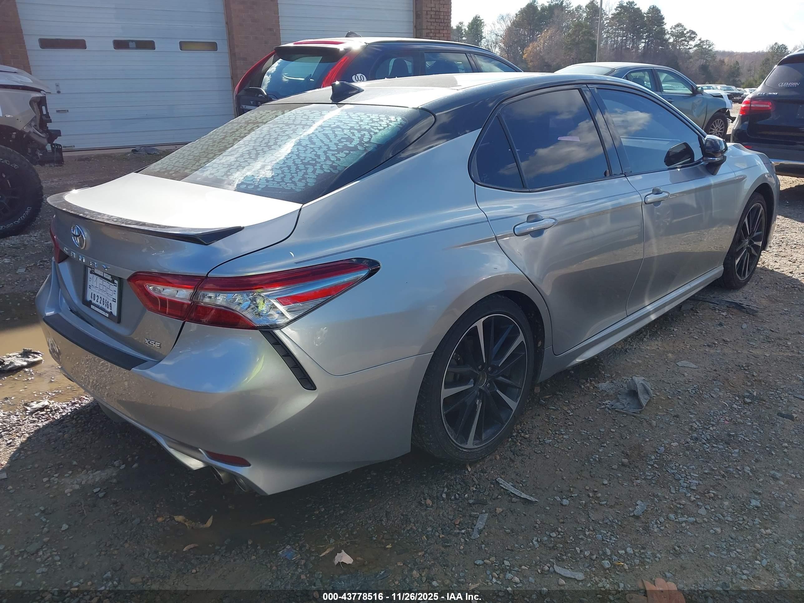 TOYOTA CAMRY image 4