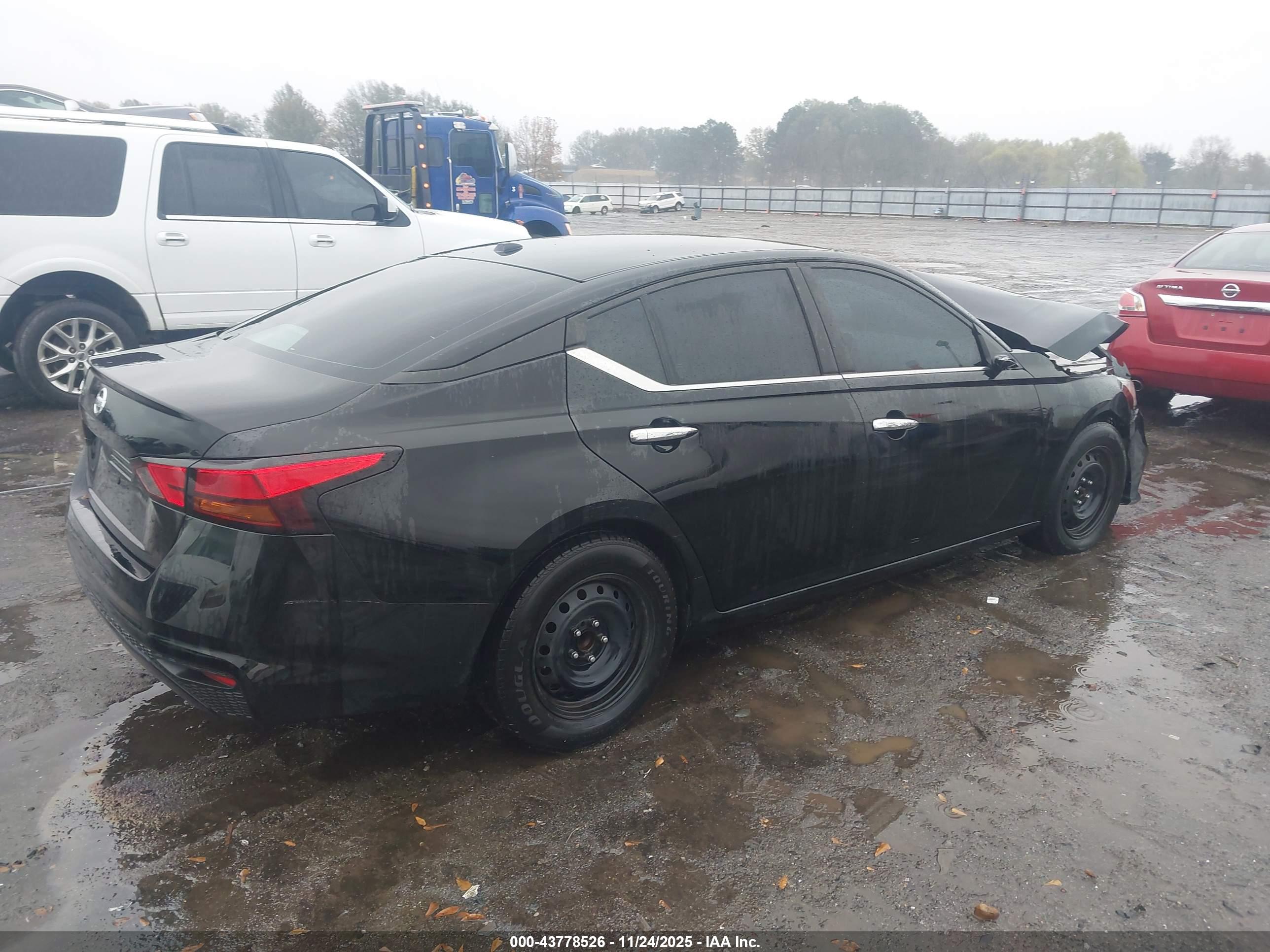 NISSAN ALTIMA image 4