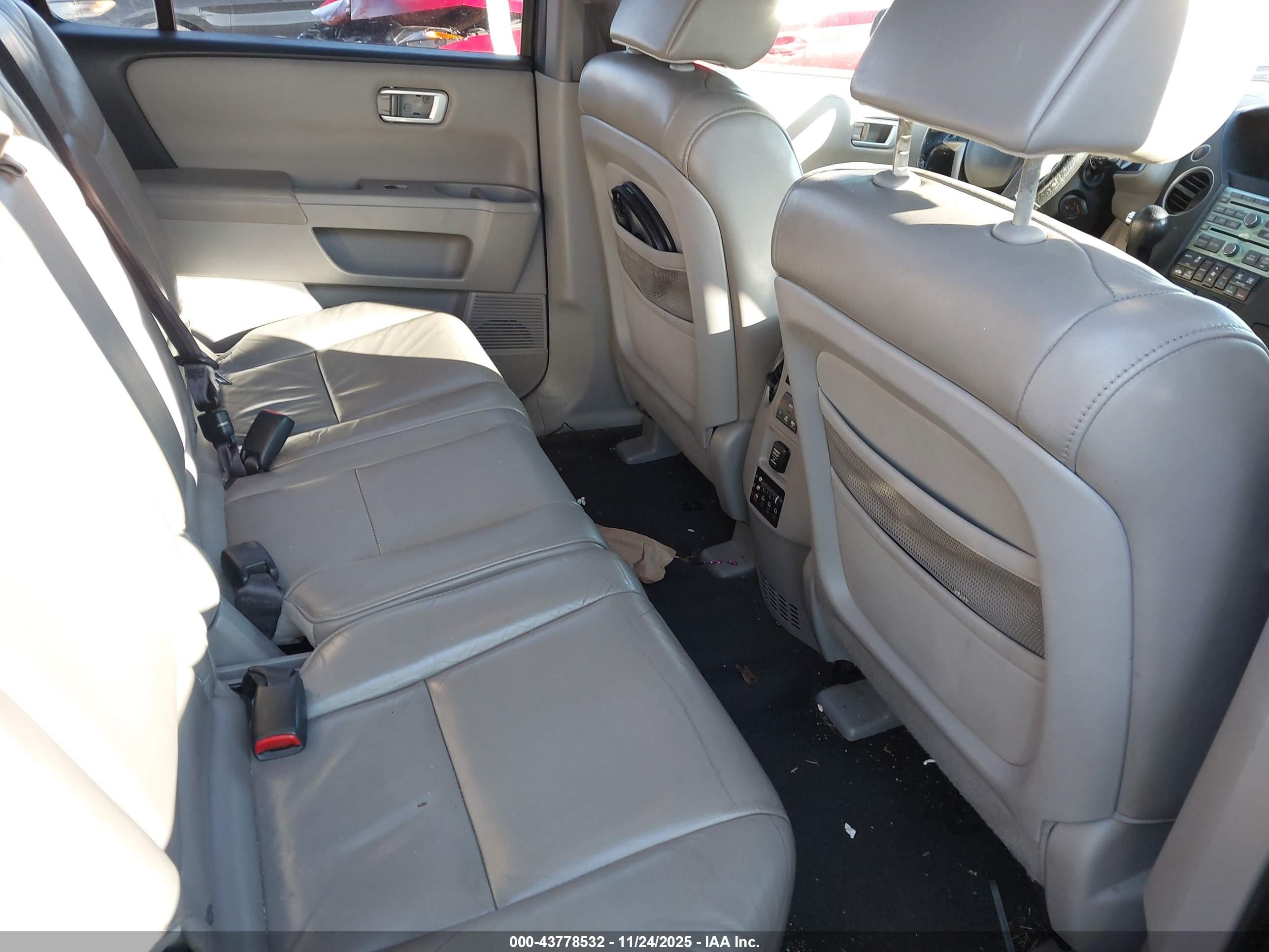 HONDA PILOT image 8