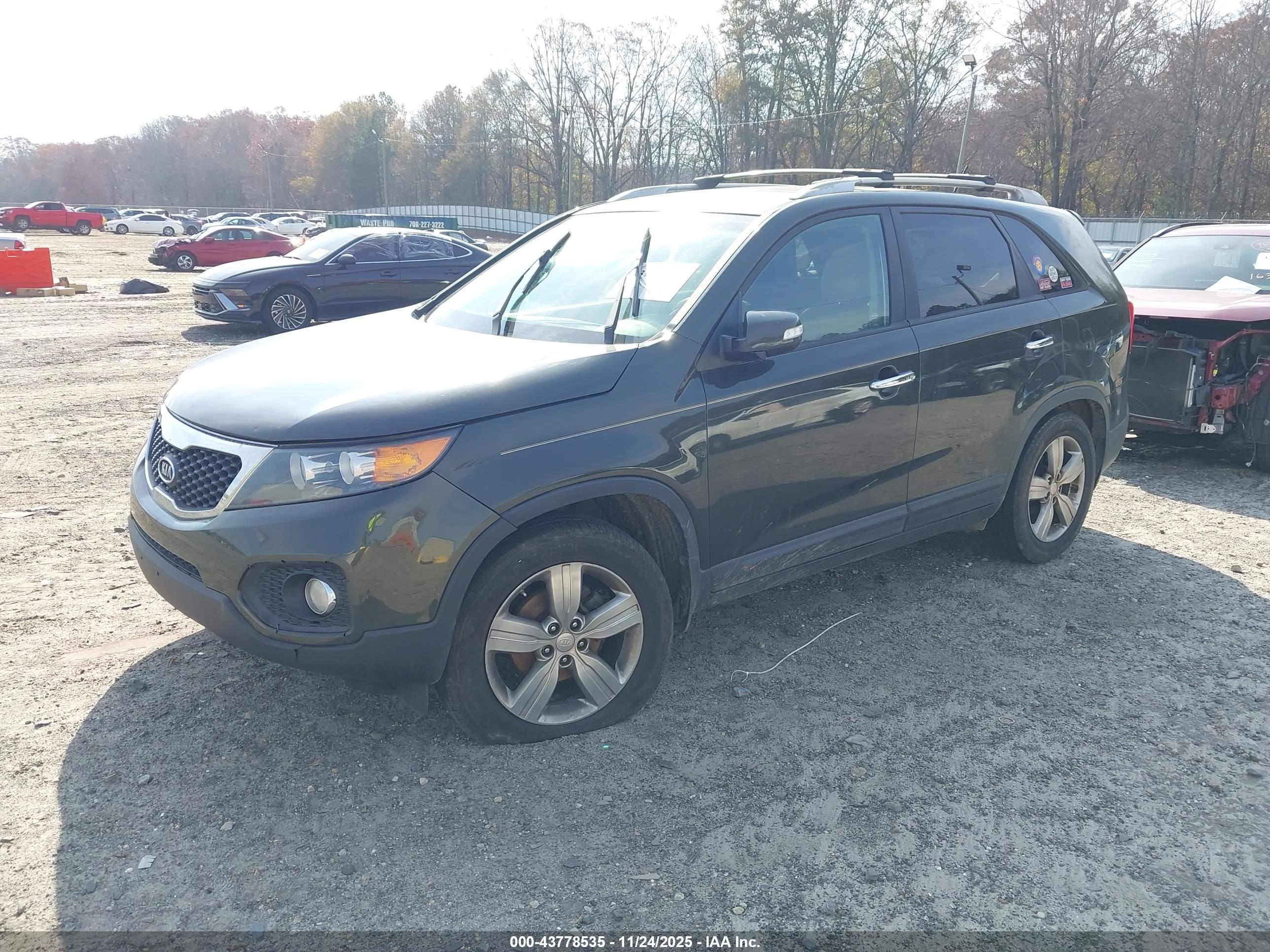 KIA SORENTO image 2
