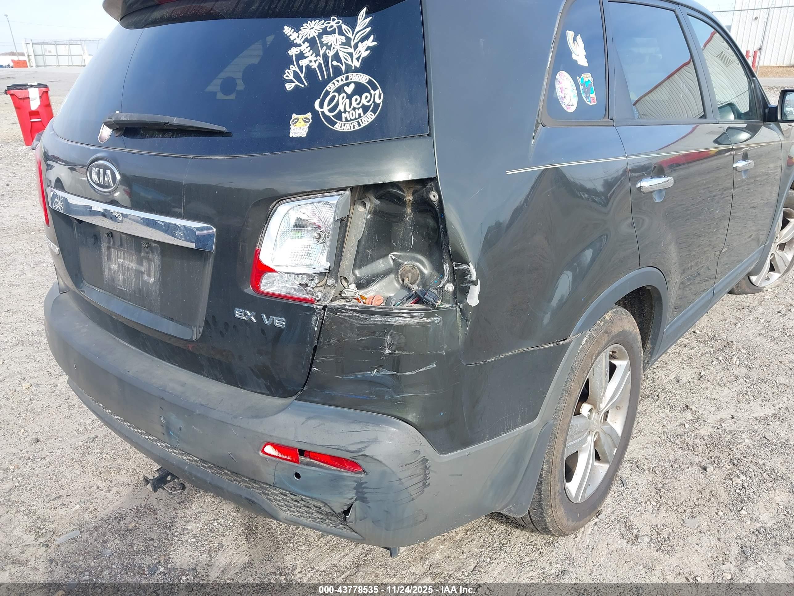 KIA SORENTO image 6