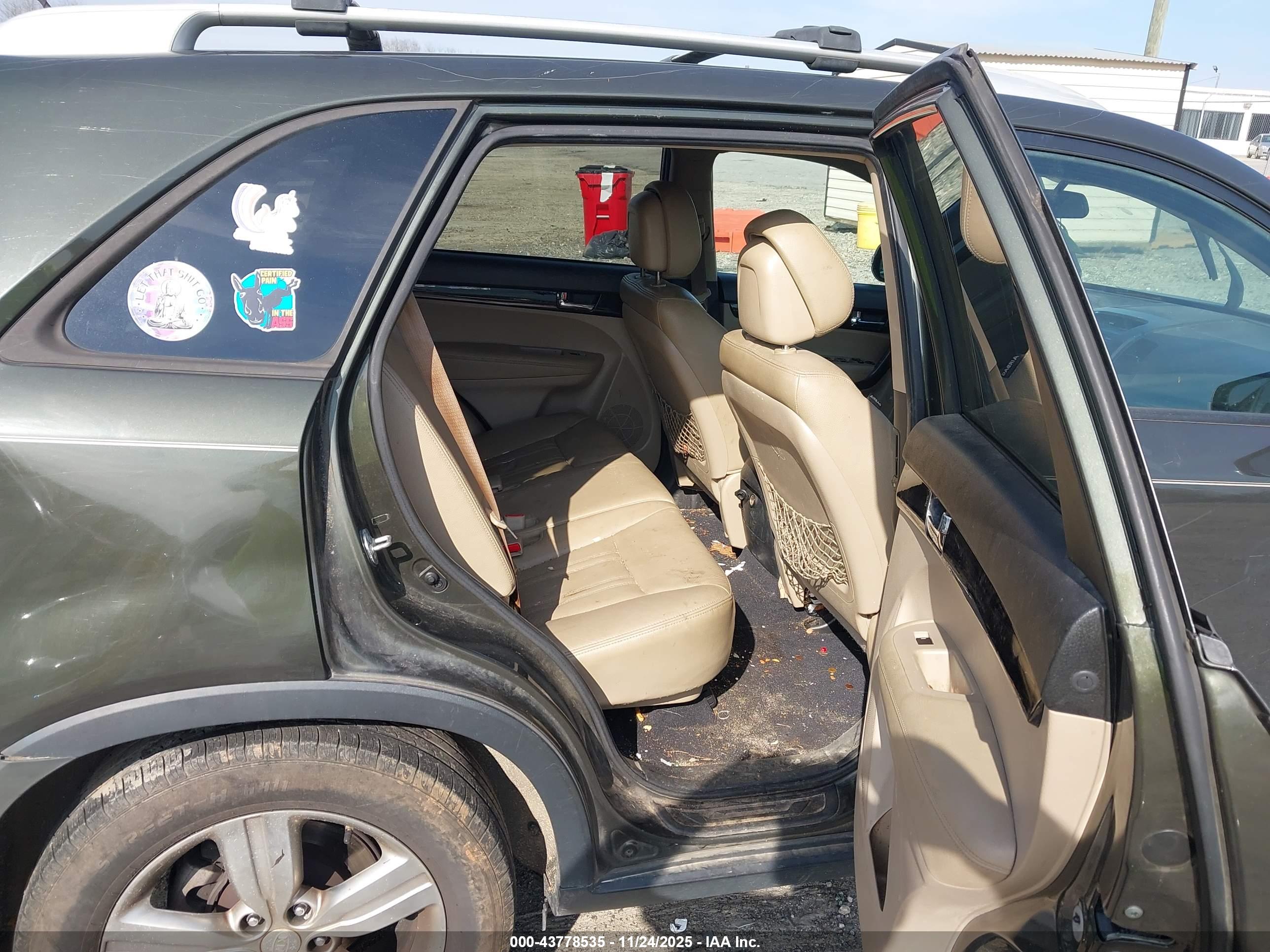 KIA SORENTO image 8
