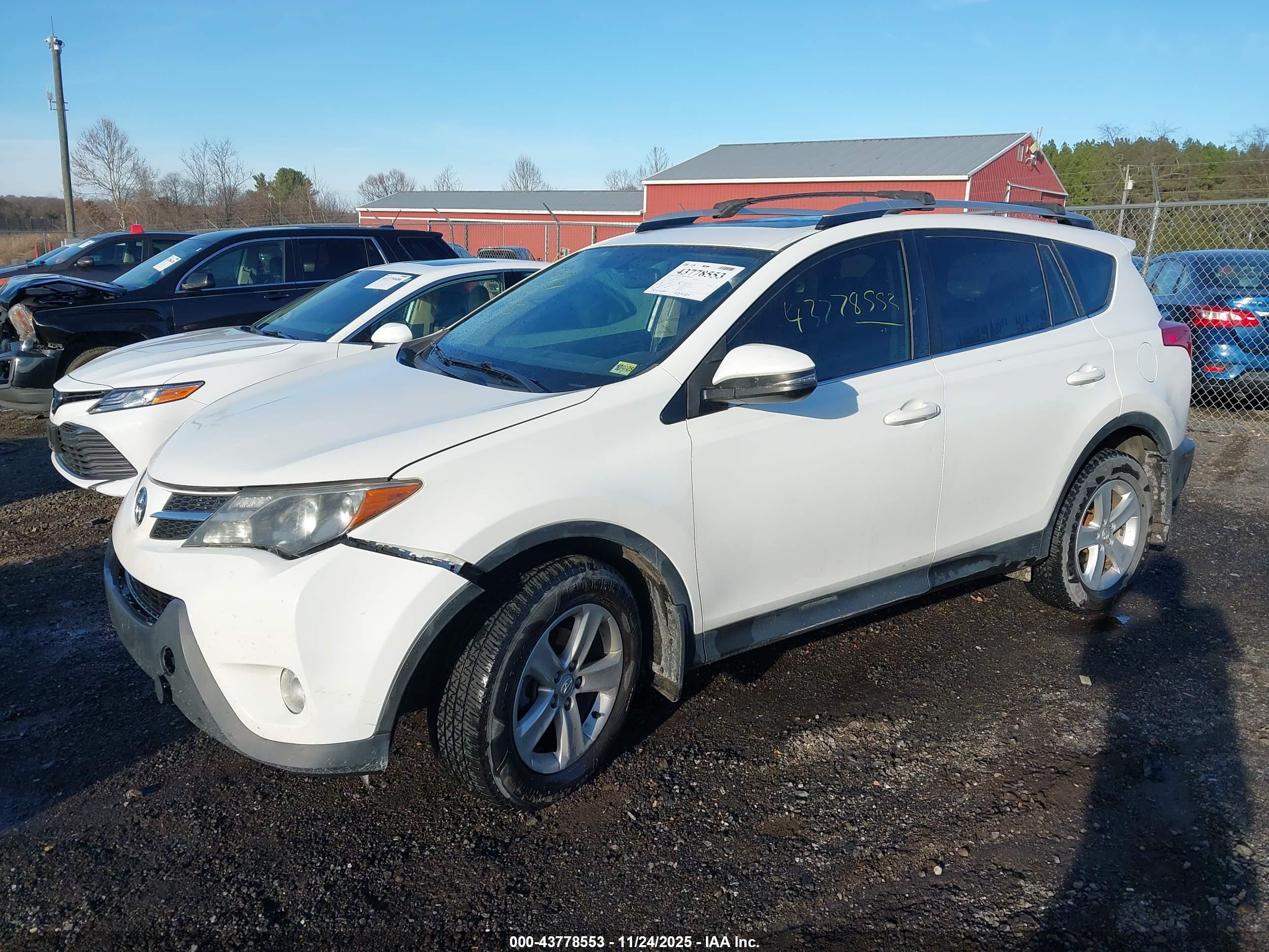 TOYOTA RAV4 image 2