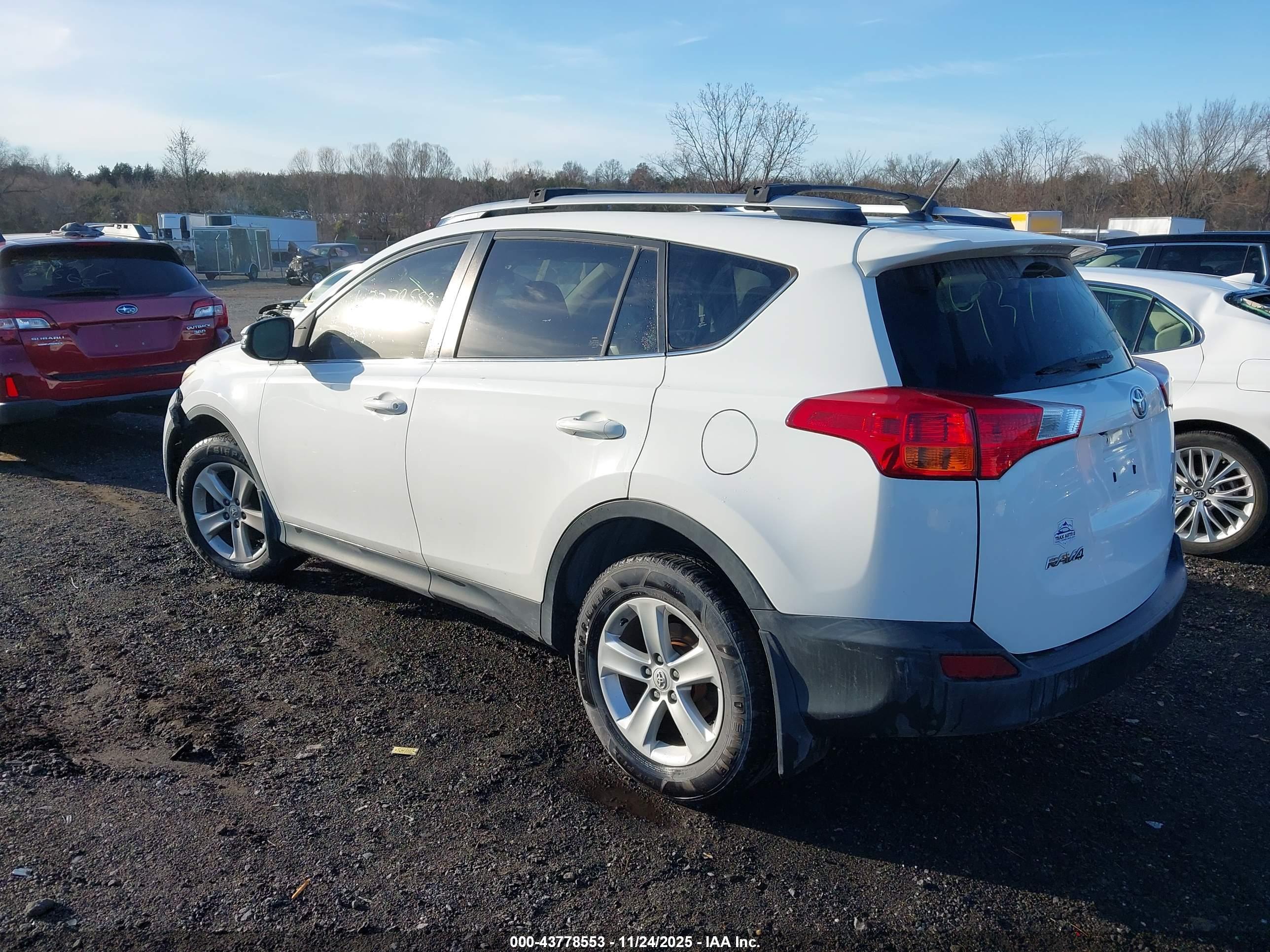 TOYOTA RAV4 image 3