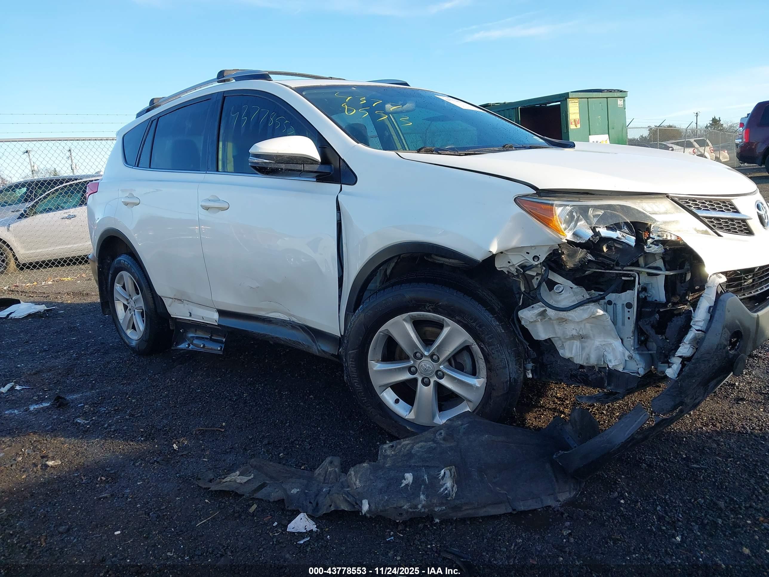 TOYOTA RAV4 image 6